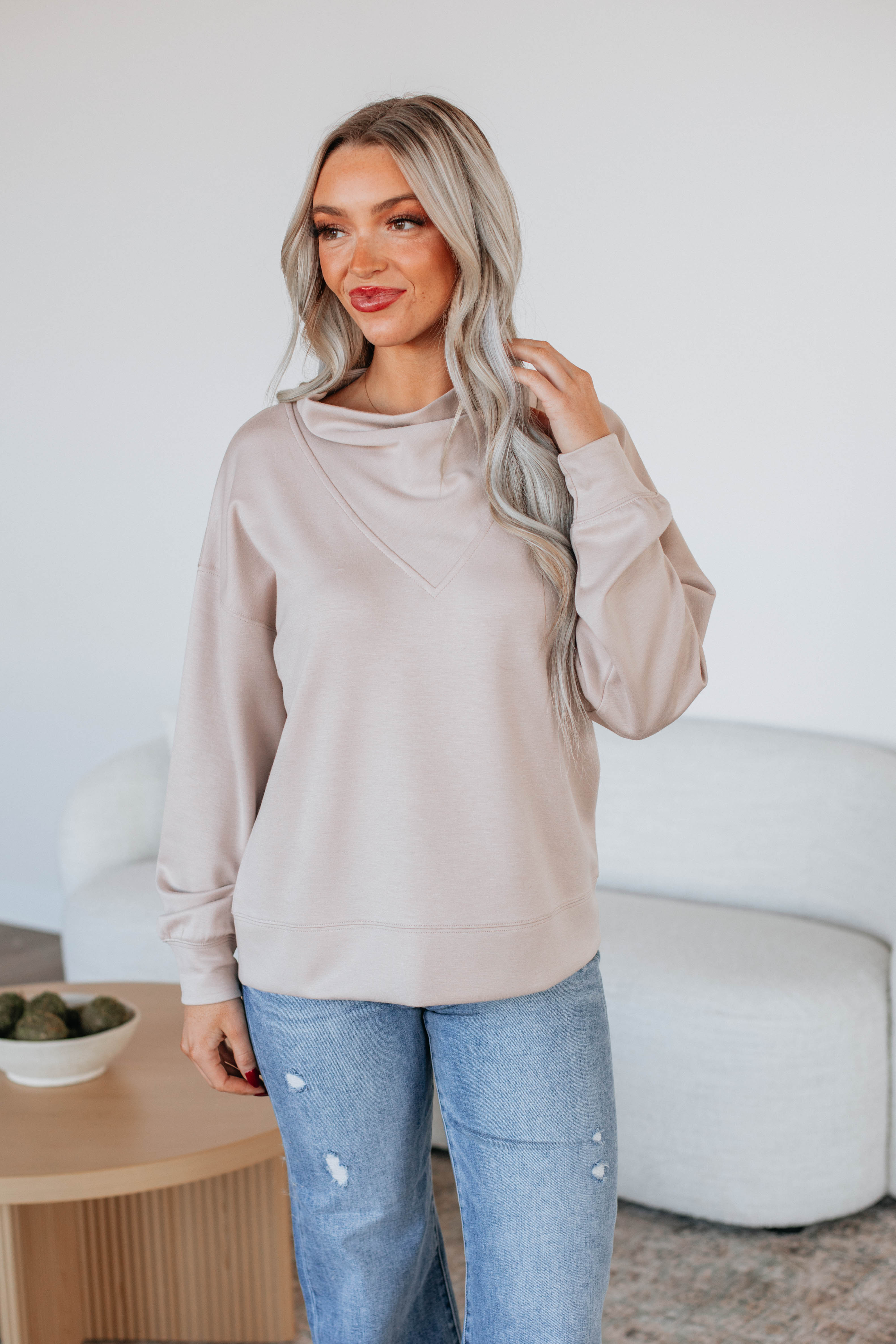 Chill Weekends Top - Stylish & Comfortable Women's Casual T-Shirt for Relaxing Weekends, Lounging & Outings