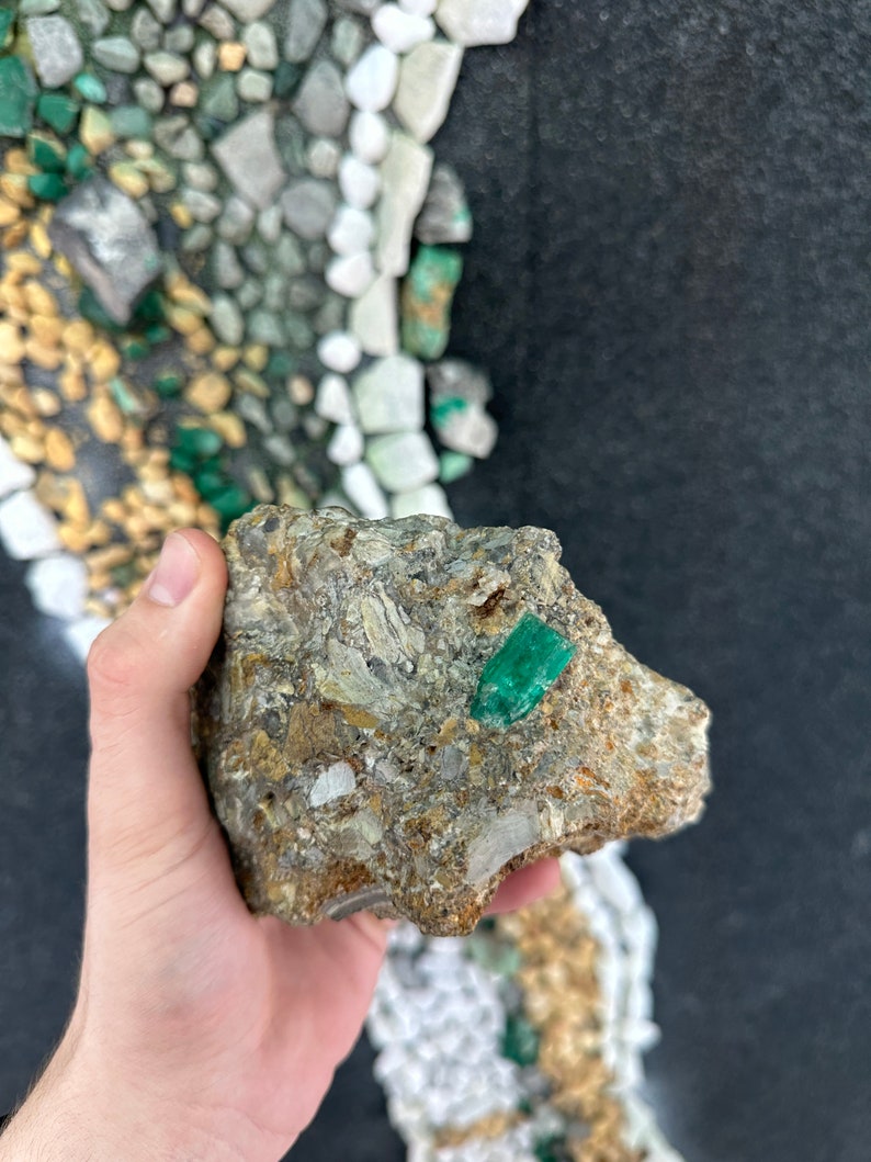 18K Natural Colombian Emerald Rough Gemstone - Uncut Raw Specimen for Jewelry Making, Collecting & Healing Crystals (High Quality Fine Gem)