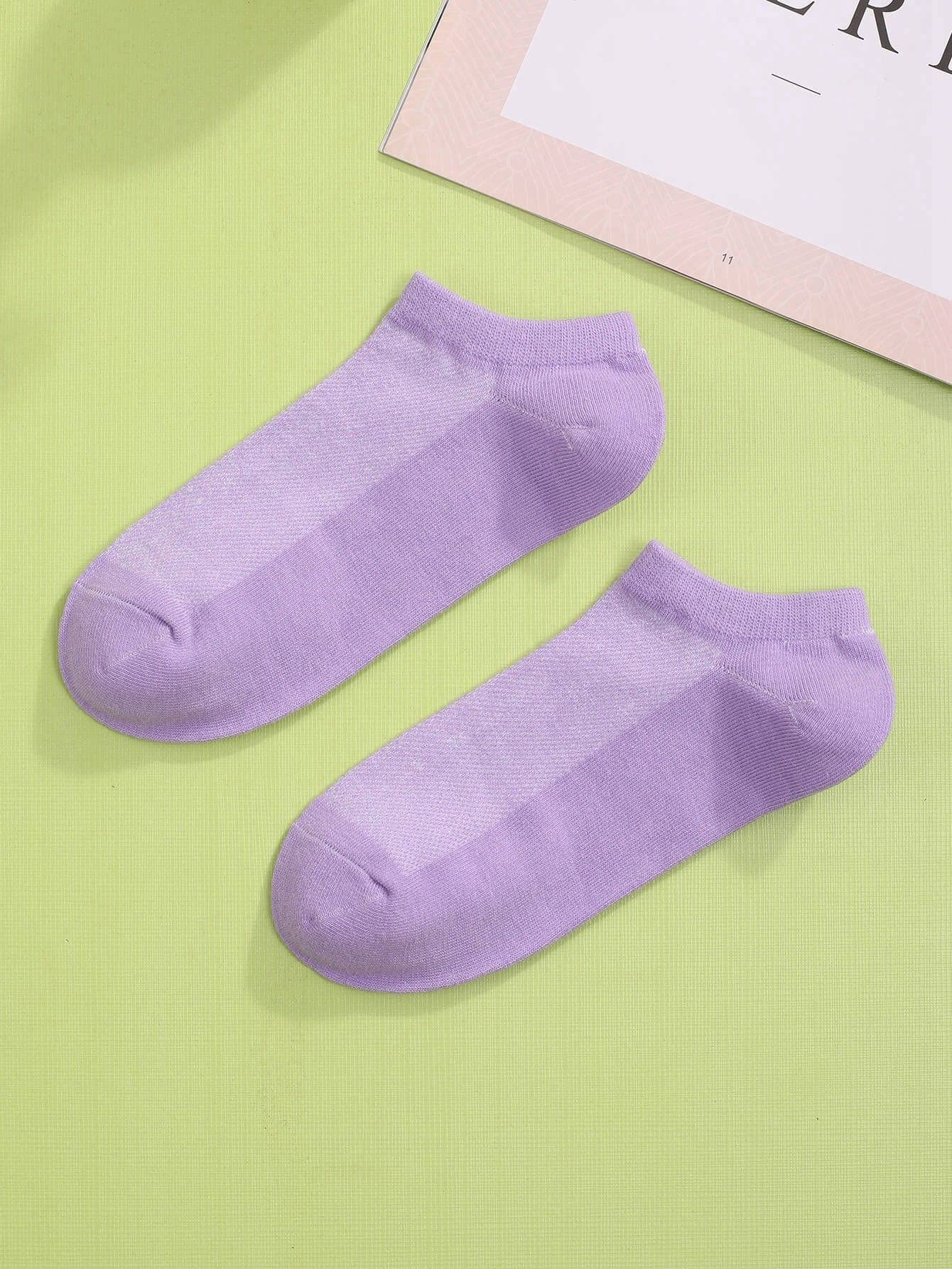 WDIRARA Women's 6-Pack Cotton Crew Socks - Black & White Casual Knit Socks for Everyday Wear, Work, Gym & Home Comfort - One Size Fits Most