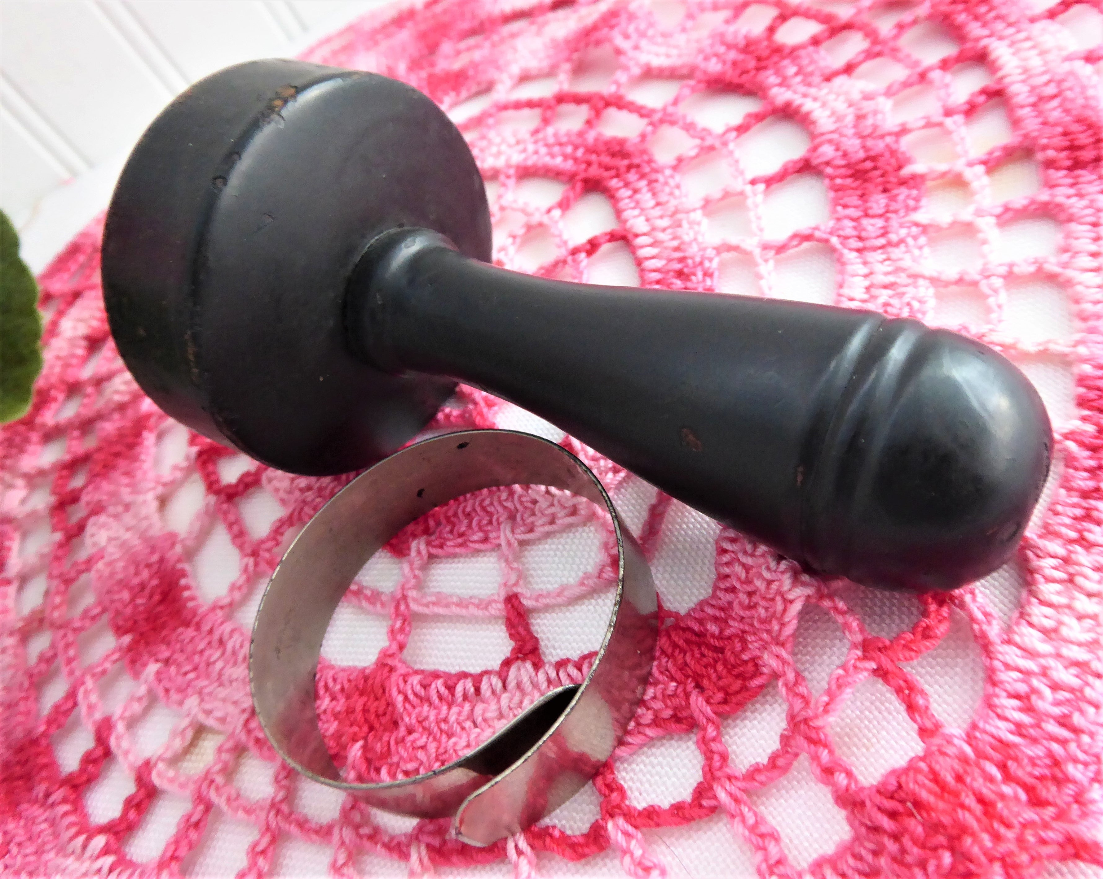 Vintage Ebony Edwardian Darning Mushroom - Antique Wooden Darner & Sock Repair Tool from England (1900s) - Perfect for Sewing, Knitting, and Mending Socks, Sweaters & Delicate Fabrics