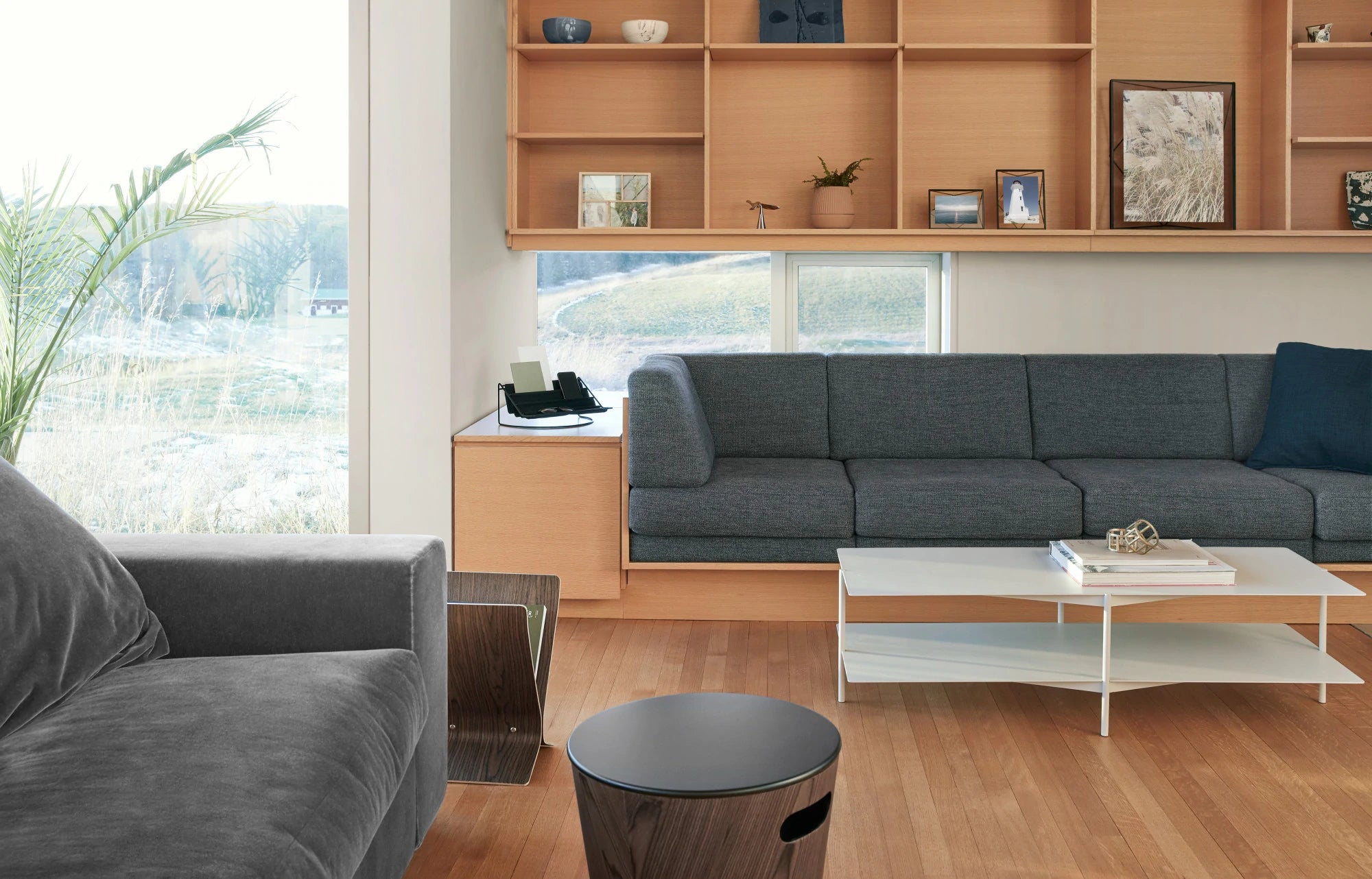 Wooden Storage Stool with Lift Top - Multifunctional Ottoman Bench for Living Room, Bedroom & Entryway - Perfect for Home Organization & Extra Seating