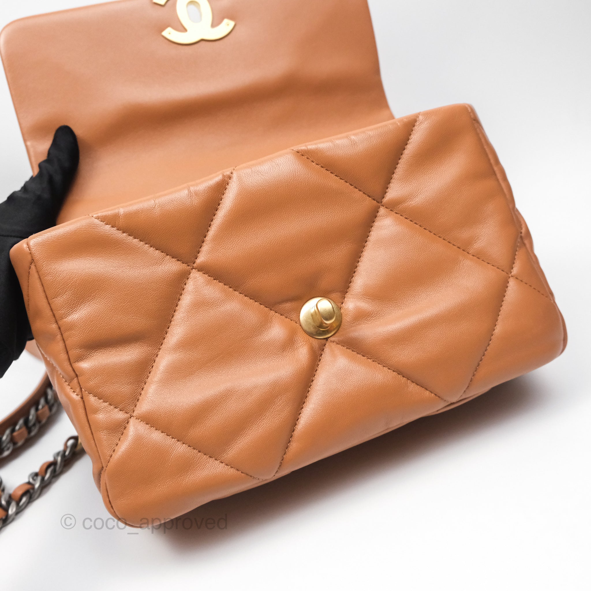 Chanel 19 Small Handbag in Caramel Brown with Mixed Hardware - 21A Collection | Luxury Crossbody Bag for Women, Perfect for Date Night & Special Occasions