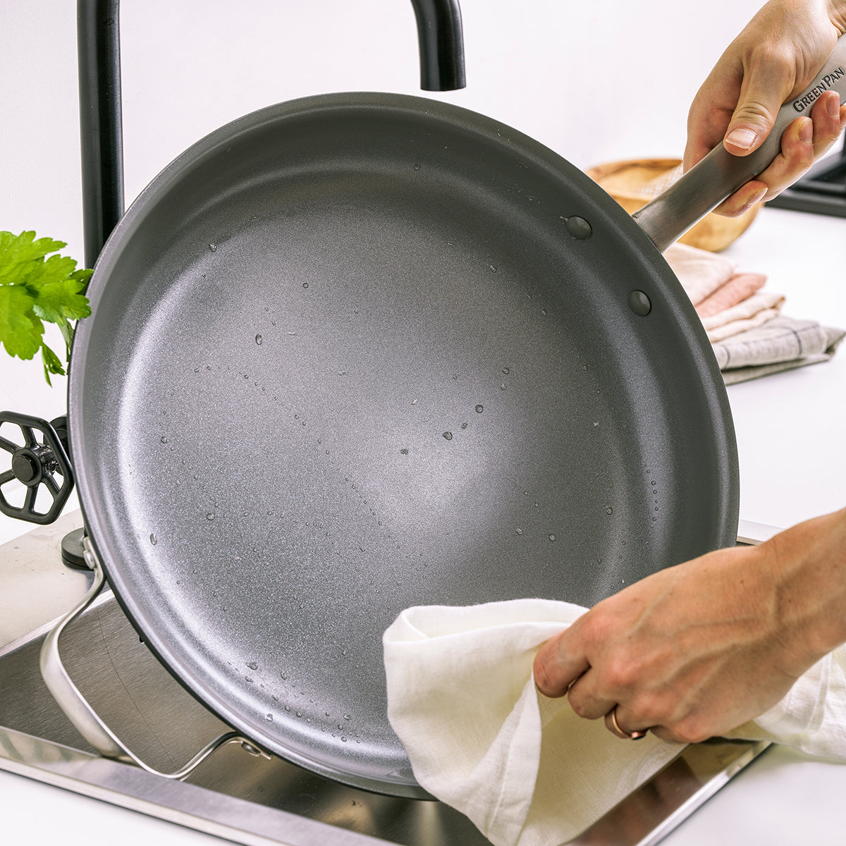 Chatham Ceramic Nonstick 13.5 Inch Frying Pan - Healthy Cooking Skillet for Eggs, Pancakes & Stir Fry | Oven & Dishwasher Safe Non-Stick Fry Pan