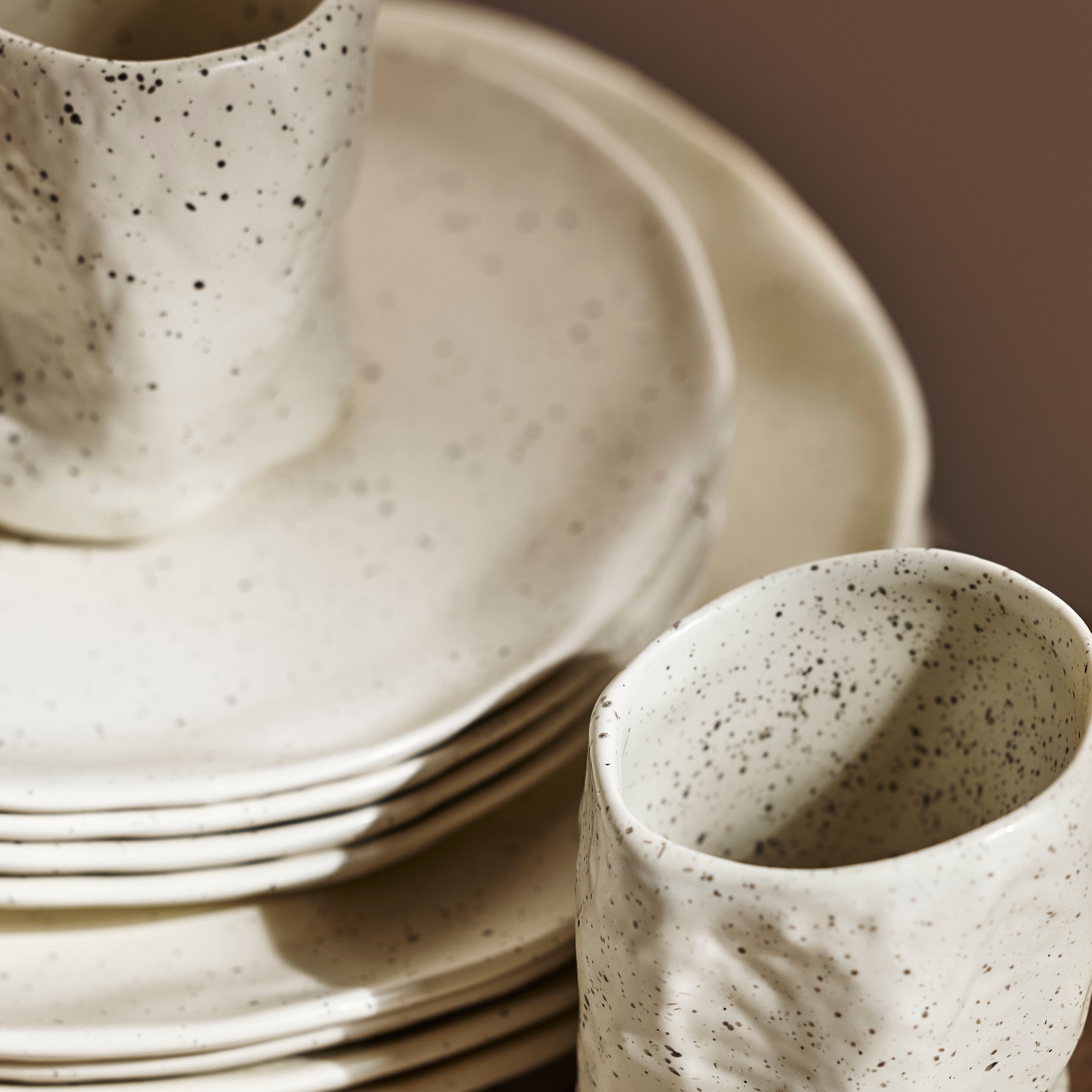 Atik Stoneware Dinnerware Set - Cream Speckled Ceramic Plates & Bowls for Everyday Dining, Dinner Parties & Home Decor