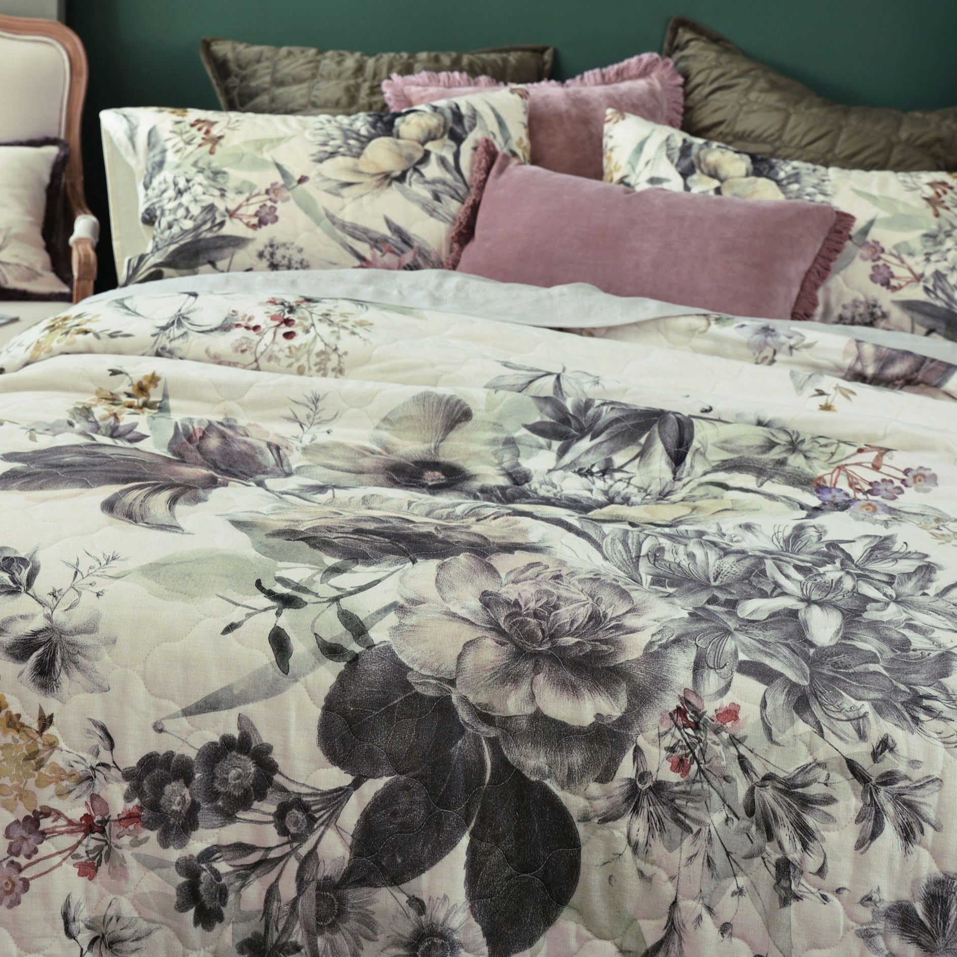 Etoile Bedspread Set by MM Linen - Luxury Queen Size Bedding Cover with Embroidered Design for Master Bedroom & Guest Room Decor