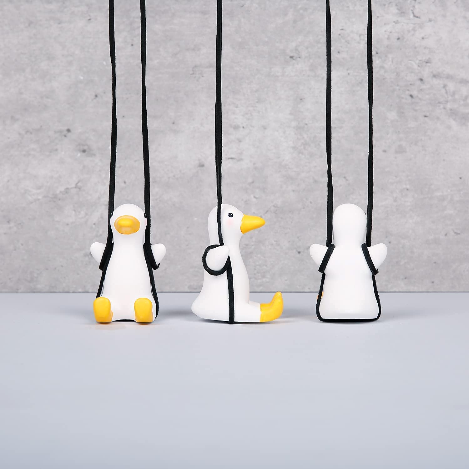 Cute Duck Swing Hanging Car Mirror - Adorable Interior Rearview Mirror Charm for Cars - Perfect for Adding Fun & Personality to Your Vehicle Interior