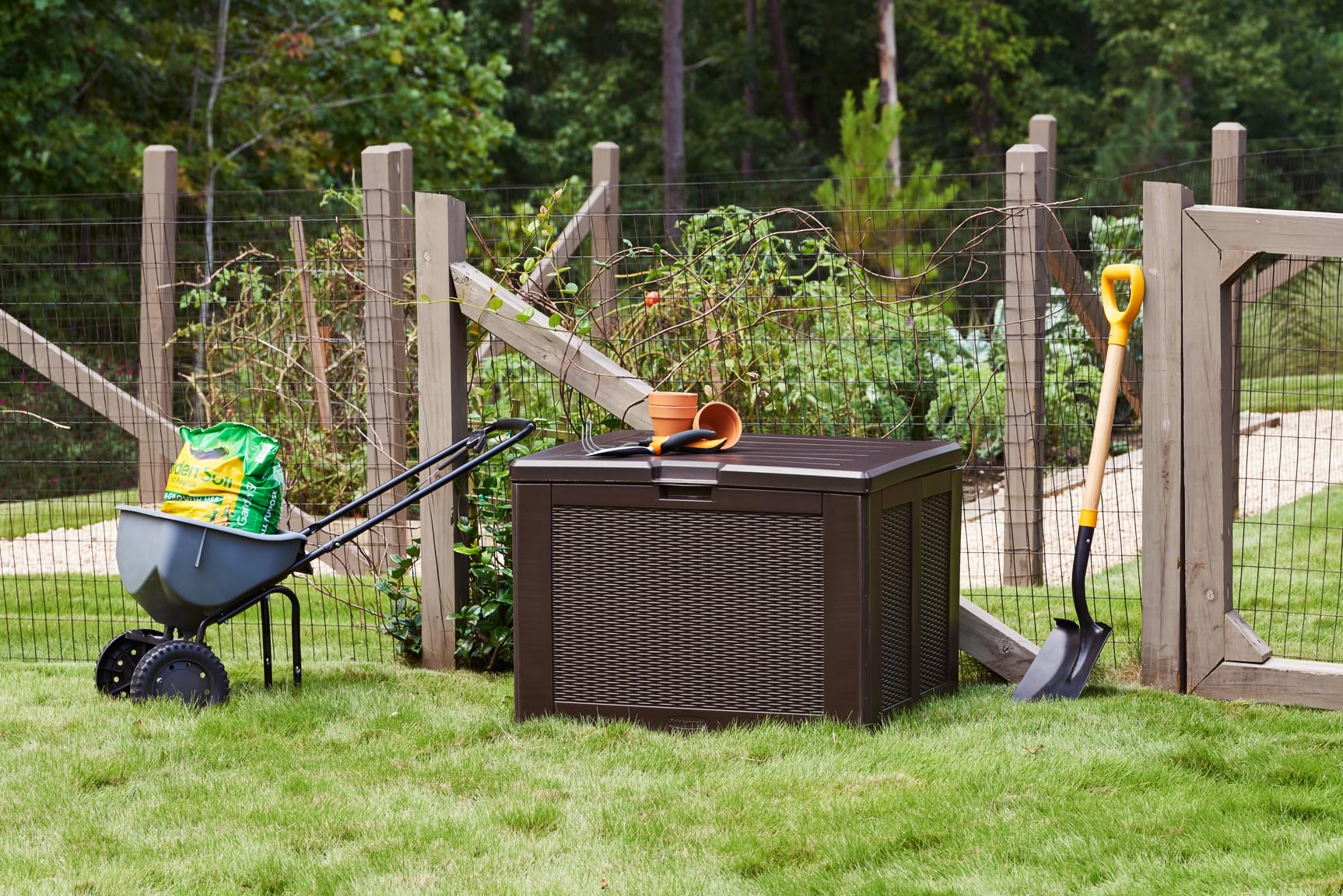 Rubbermaid 74-Gallon Medium Resin Outdoor Storage Deck Box - Weatherproof Brown Deck Organizer for Pool Toys, Garden Tools, Patio Cushions & Backyard Accessories | Perfect for Poolside, Patio & Garage Storage