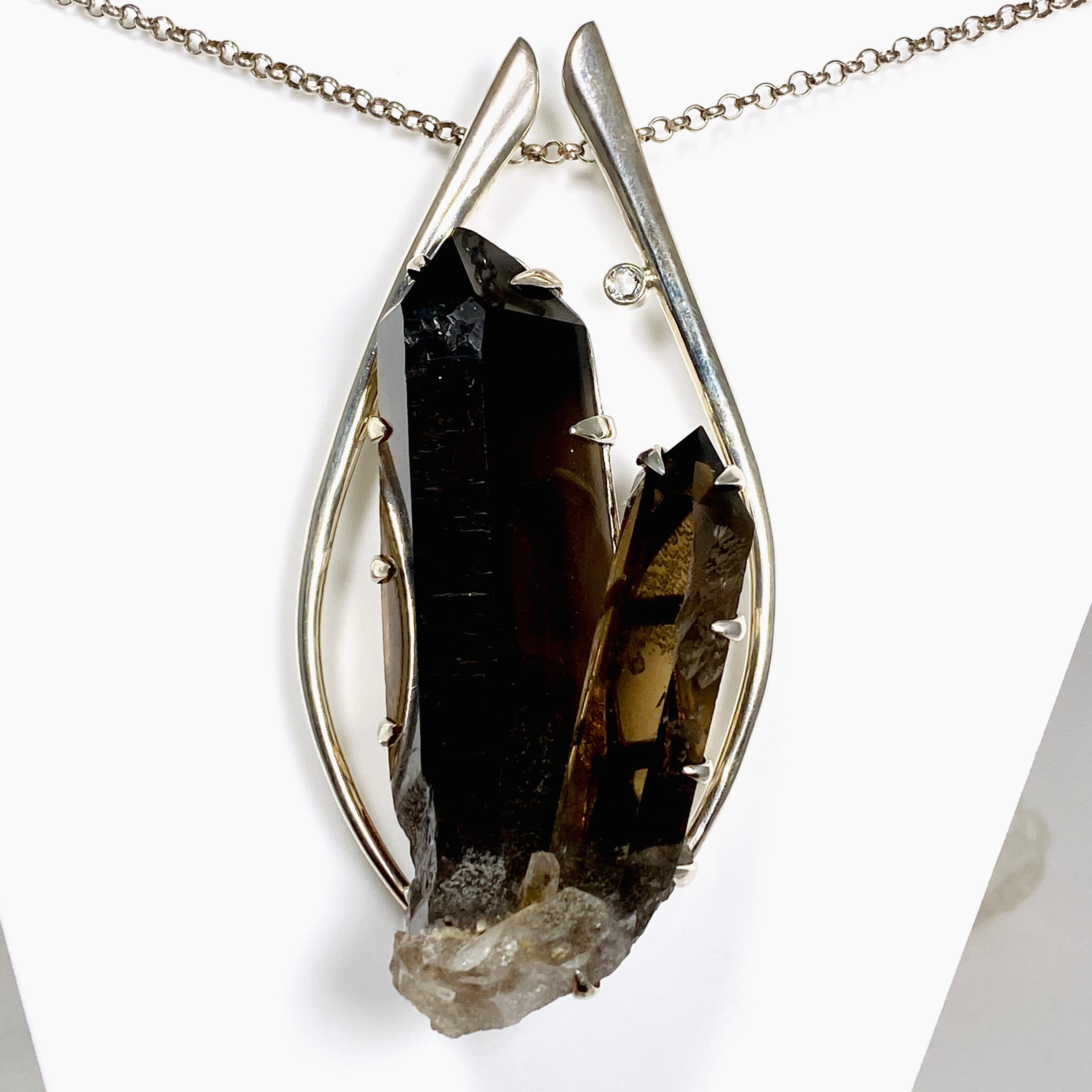 Natural Smokey Quartz Crystal Pendant Necklace - Healing Stone Jewelry for Women & Men - Perfect for Meditation, Energy Cleansing & Spiritual Gifts