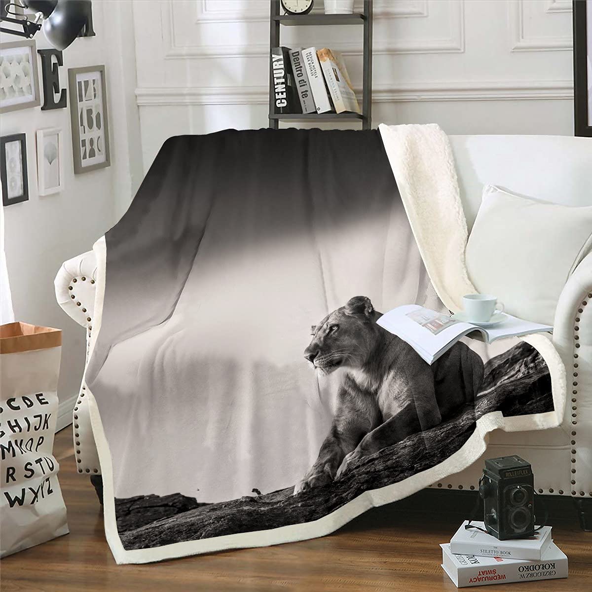 Lion Sherpa Blanket 60x80 - Soft Plush Flannel Throw for Sofa & Bed - Wildlife Lioness Design - Twin Size Blanket for Living Room, Bedroom & Outdoor Camping