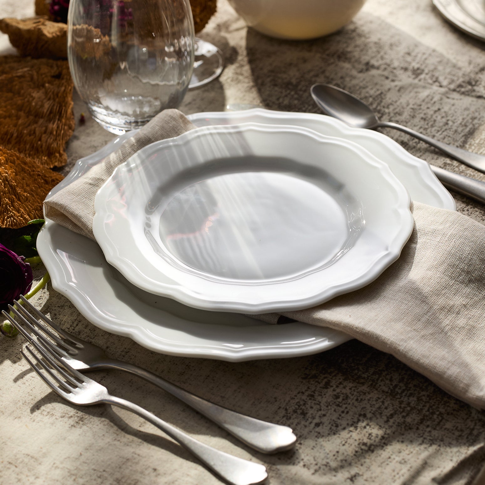 Stella Scalloped White Dinner Plate - Elegant 10.5