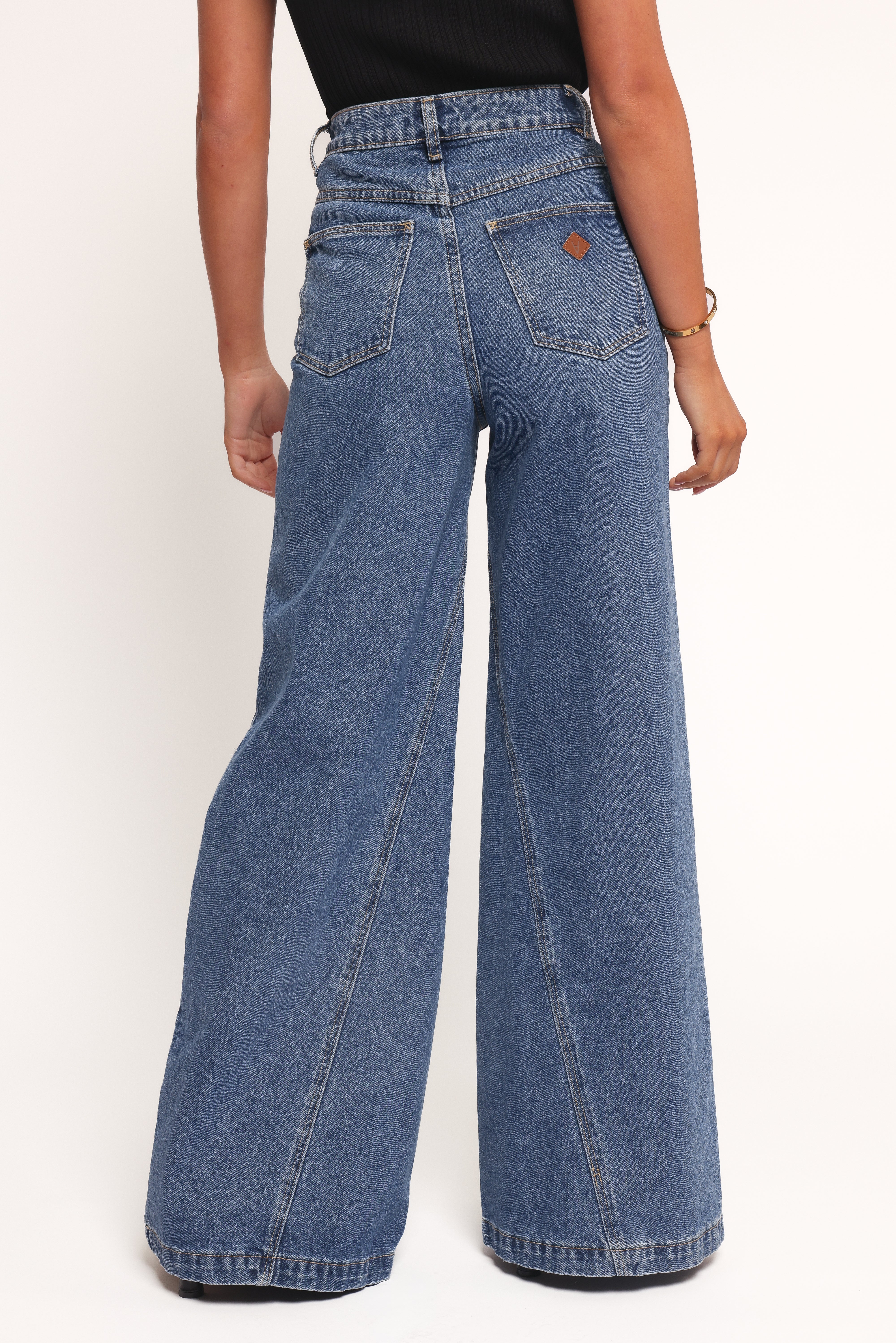 Abrand 94 Super Wide Chantell - Stylish Comfort for Everyday Wear | Perfect for Work, Casual Outfits & Special Occasions