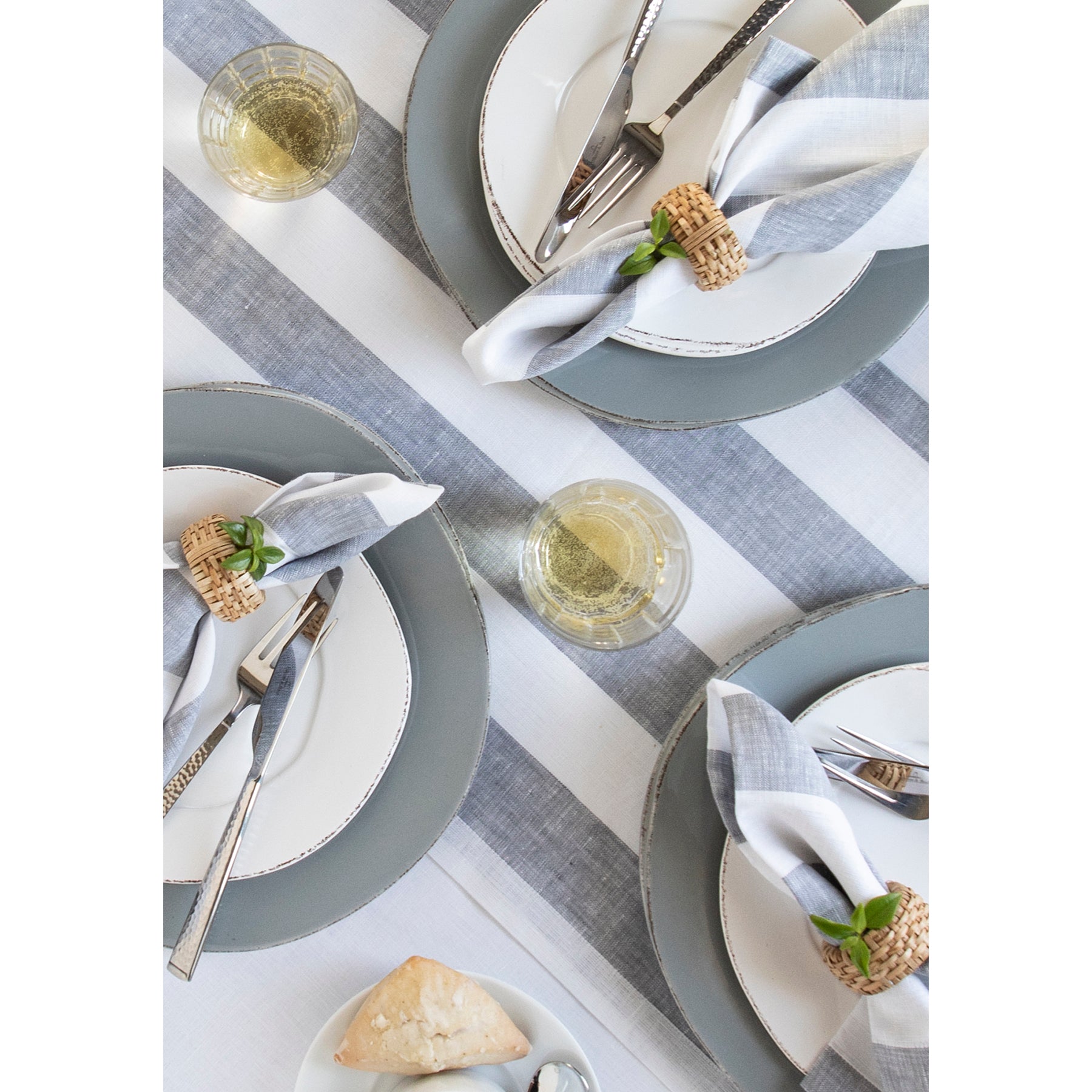 Stylish Cabana Stripe Table Runner - Cotton Decorative Dining Table Cover for Summer Parties, Beach Weddings & Outdoor Entertaining