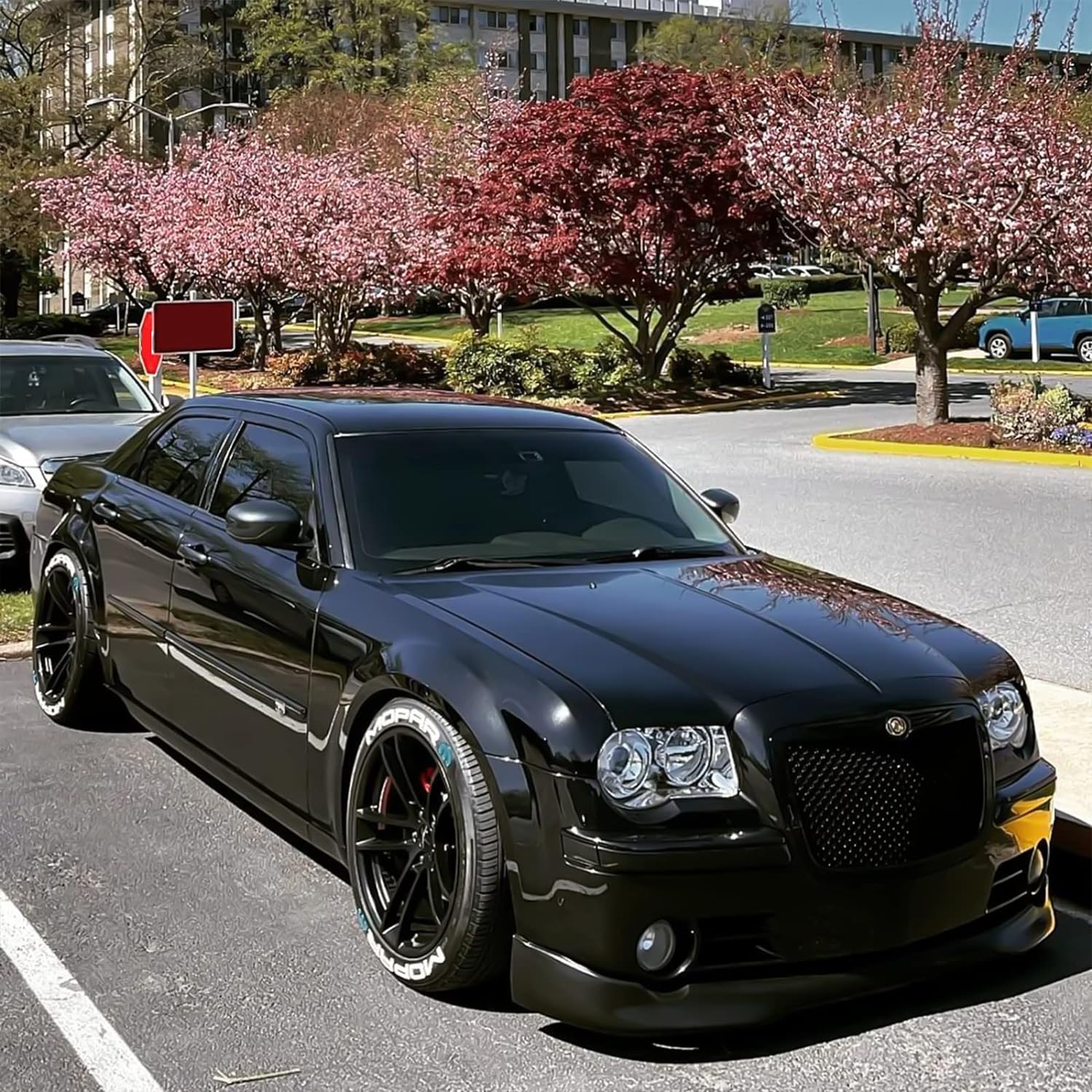 VIP Style PU Front Bumper Lip Spoiler for 2005-2010 Chrysler 300 & 300C - Enhance Your Car's Sporty Look for Street Racing & Car Shows