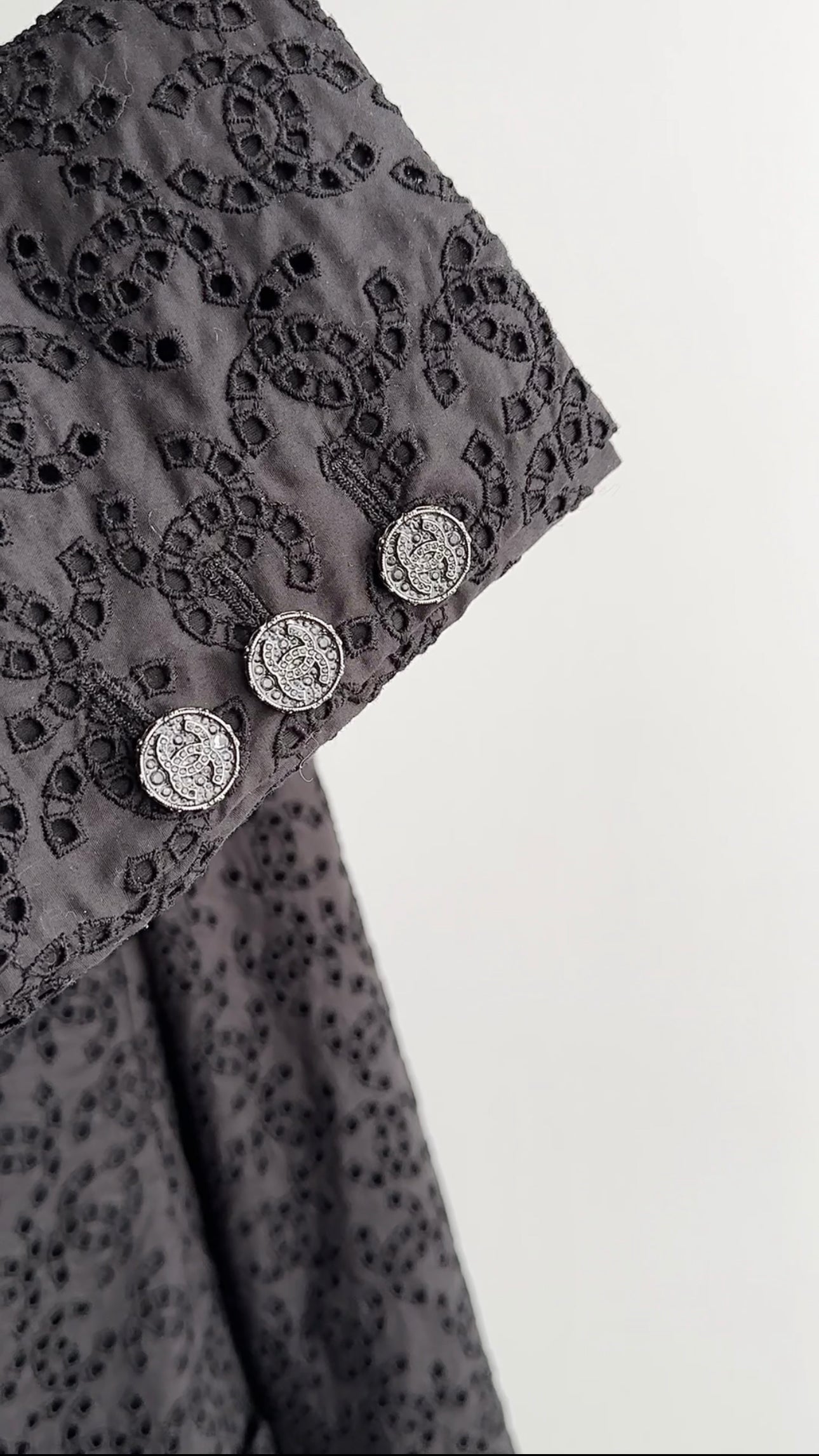 Chanel 21B Black Eyelet and Sequin CC Blazer Jacket - Women's Fashion Blazer Size FR36 / US4 / Small - Perfect for Office Wear, Evening Parties & Special Occasions