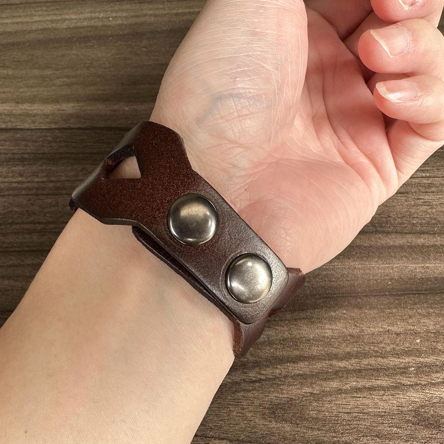 Punk Rock Hollow Faux Leather Wristband - Adjustable Snap Cuff Bracelet for Women & Men - Gothic Retro Style Arm Band for Concerts, Parties & Fashion Accessories