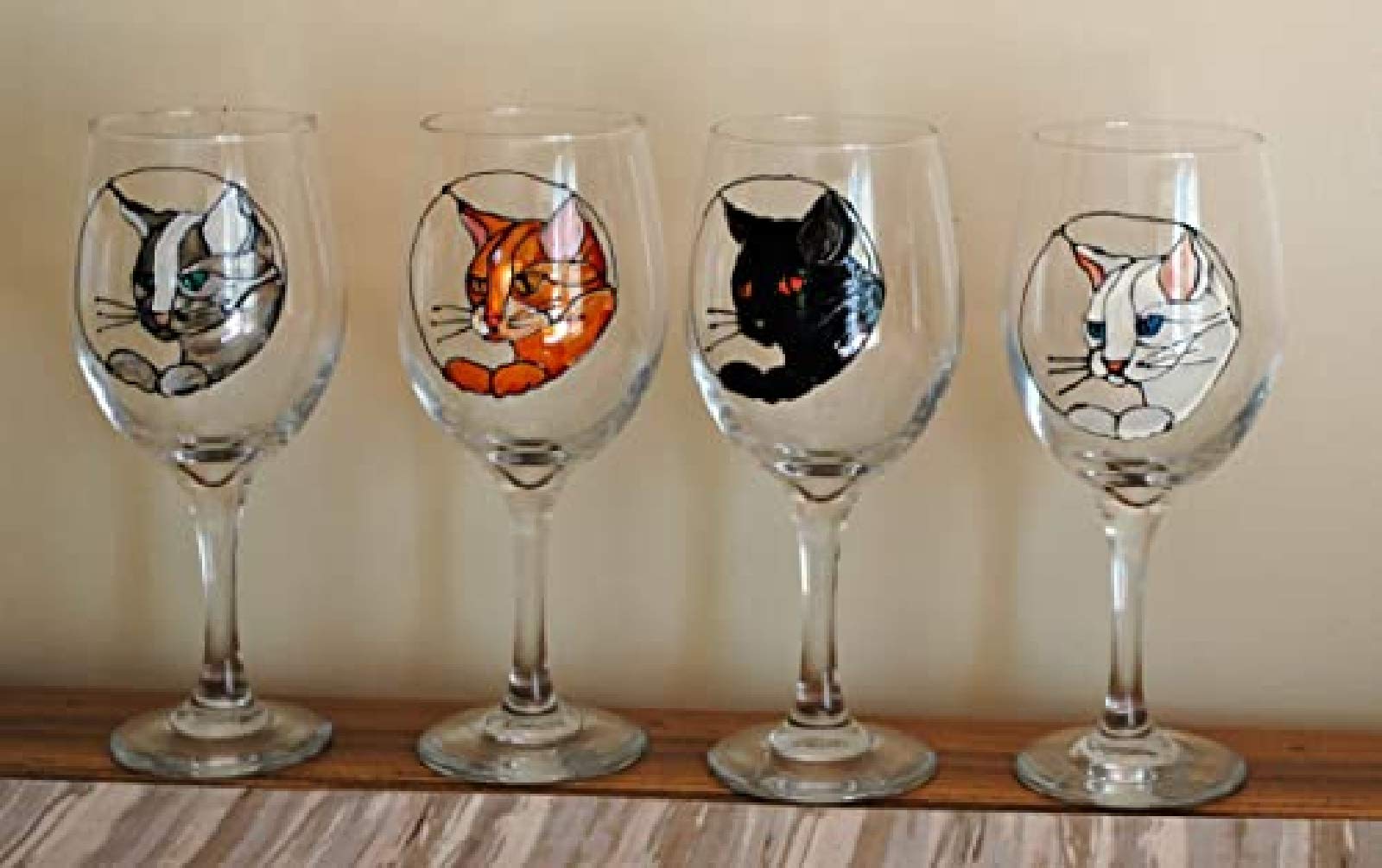 Hand-Painted Cat Wine Glasses Set of 4 - Elegant Stemmed Kitty Design for Wine Lovers, Perfect for Dinner Parties, Gifts & Cat-Themed Decor