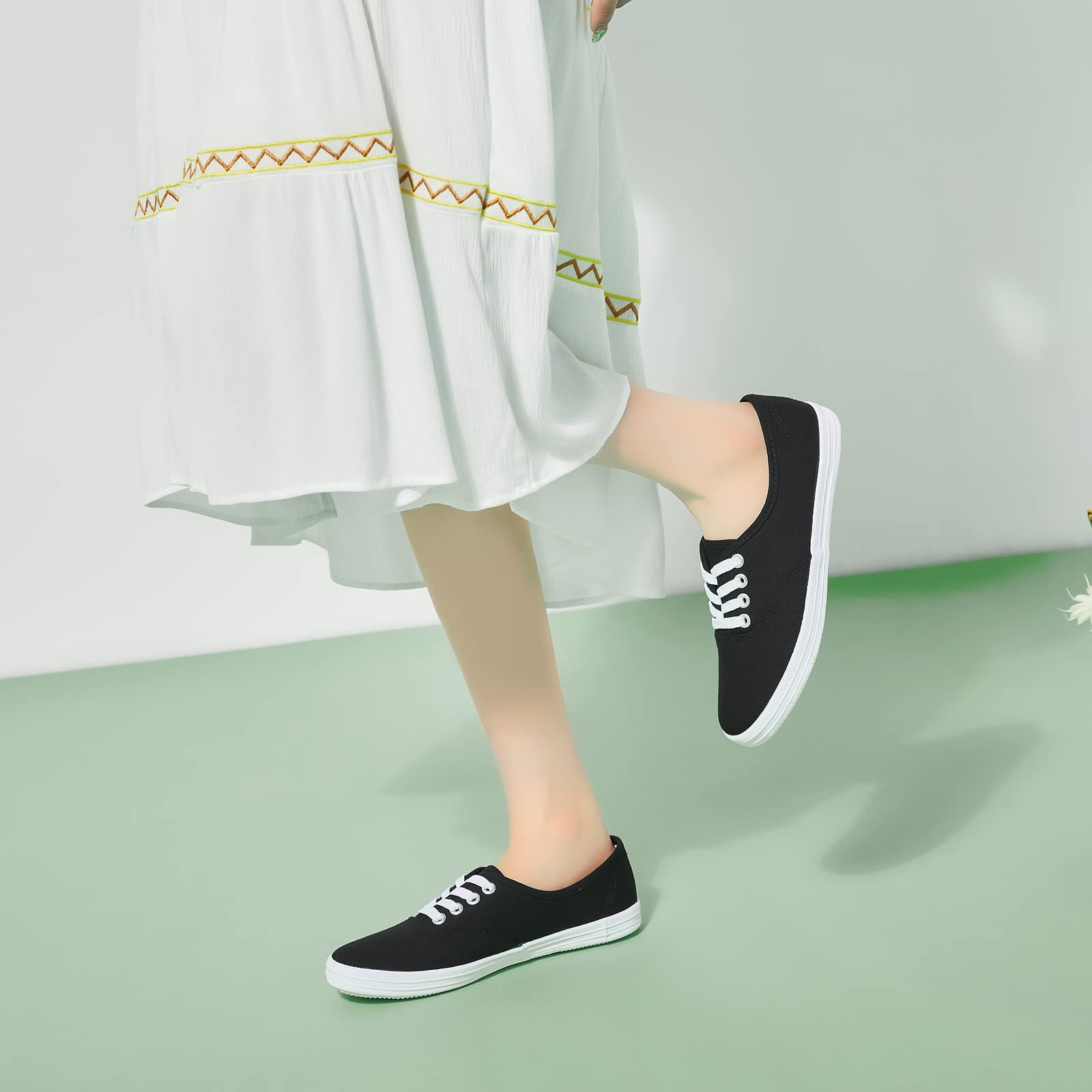 TUOPIN Women's White Canvas Sneakers - Low Top Lace-Up Casual Shoes | Lightweight Breathable Tennis Shoes for Walking, Work & Everyday Wear