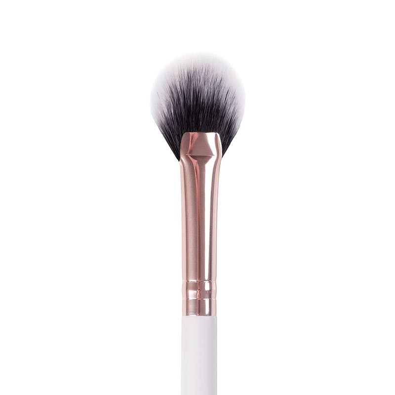 INGLOT Playinn Define & Glow Fan Makeup Brush 204 - Professional Highlighter & Contour Brush for Flawless Makeup Application | Perfect for Daily Use & Special Occasions