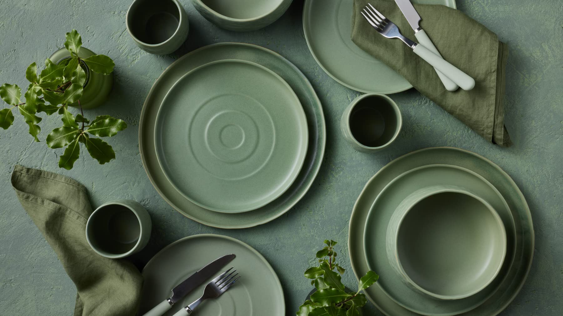 Mercer Project SHOSAI 16-Piece Stoneware Dinnerware Set - Modern Plates & Bowls Set for 4, Sage Green - Elegant Tableware for Everyday Dining, Dinner Parties & Home Decor