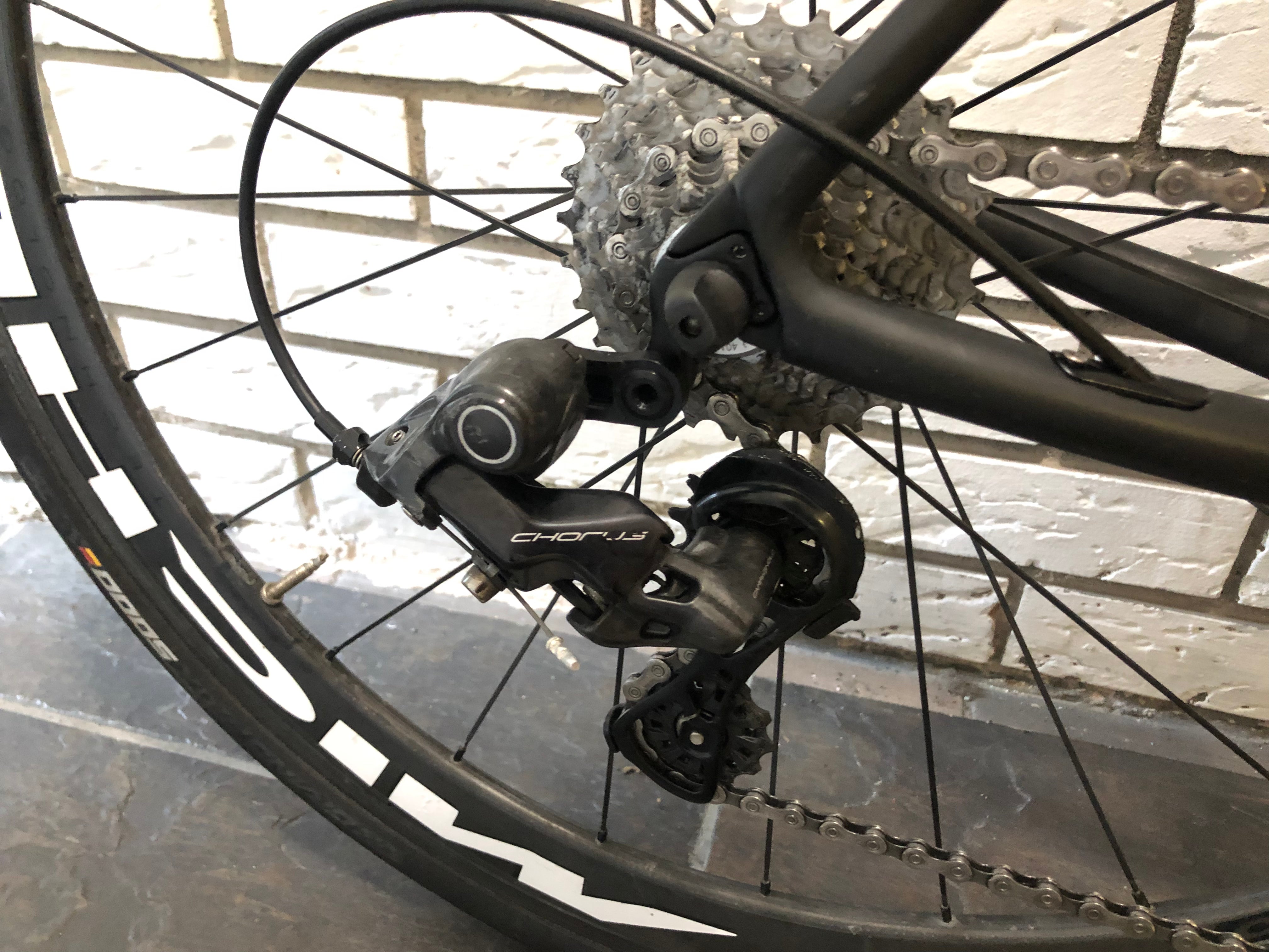 De Rosa Nick Chorus Road Bike - Lightweight Carbon Frame, Shimano 105 Groupset | Perfect for Commuting, Fitness Riding & Competitive Cycling