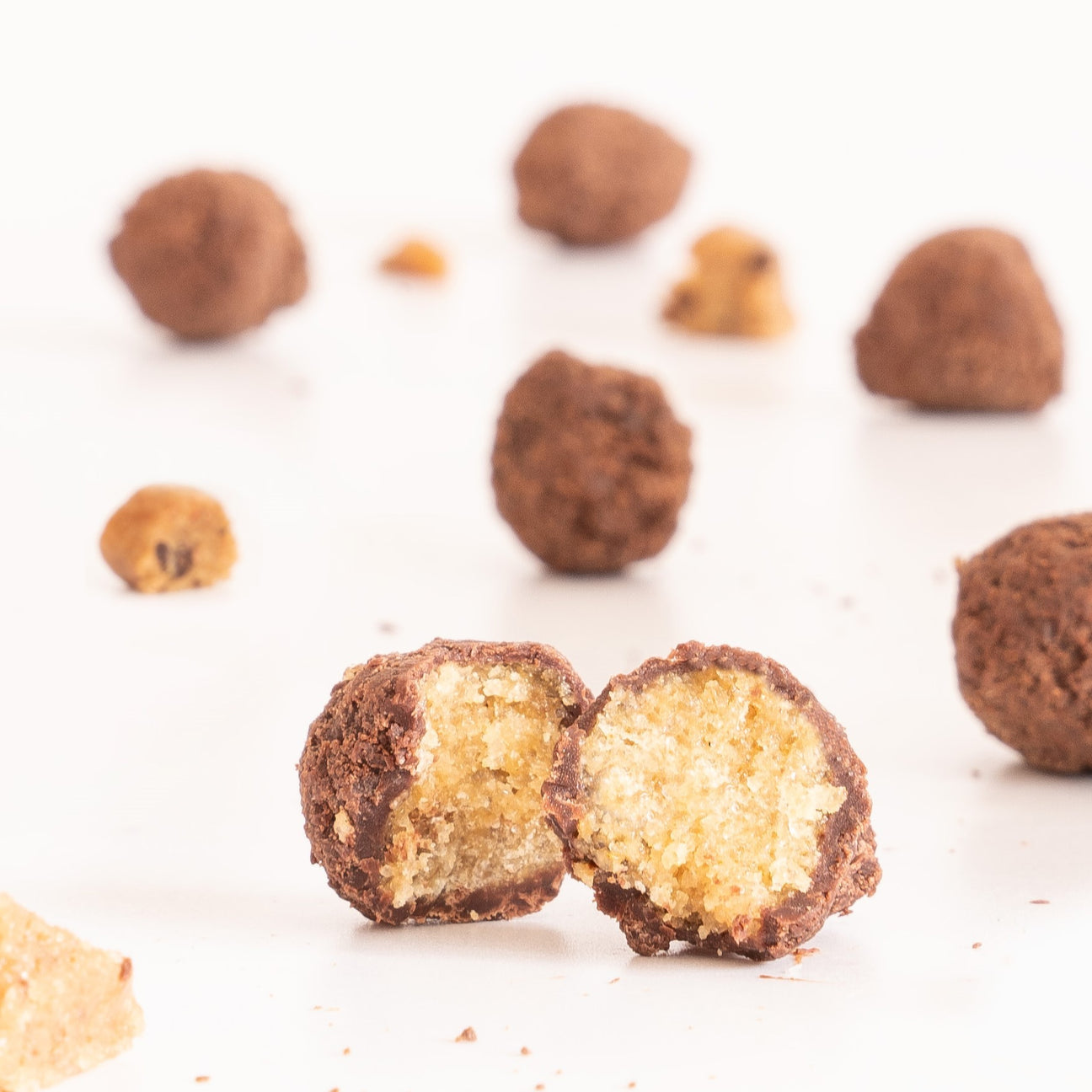Booja Booja Vegan Cookie Dough Bites 65g - Dairy Free Gluten Free Chocolate Treats for Parties, Gifts & Healthy Snacking