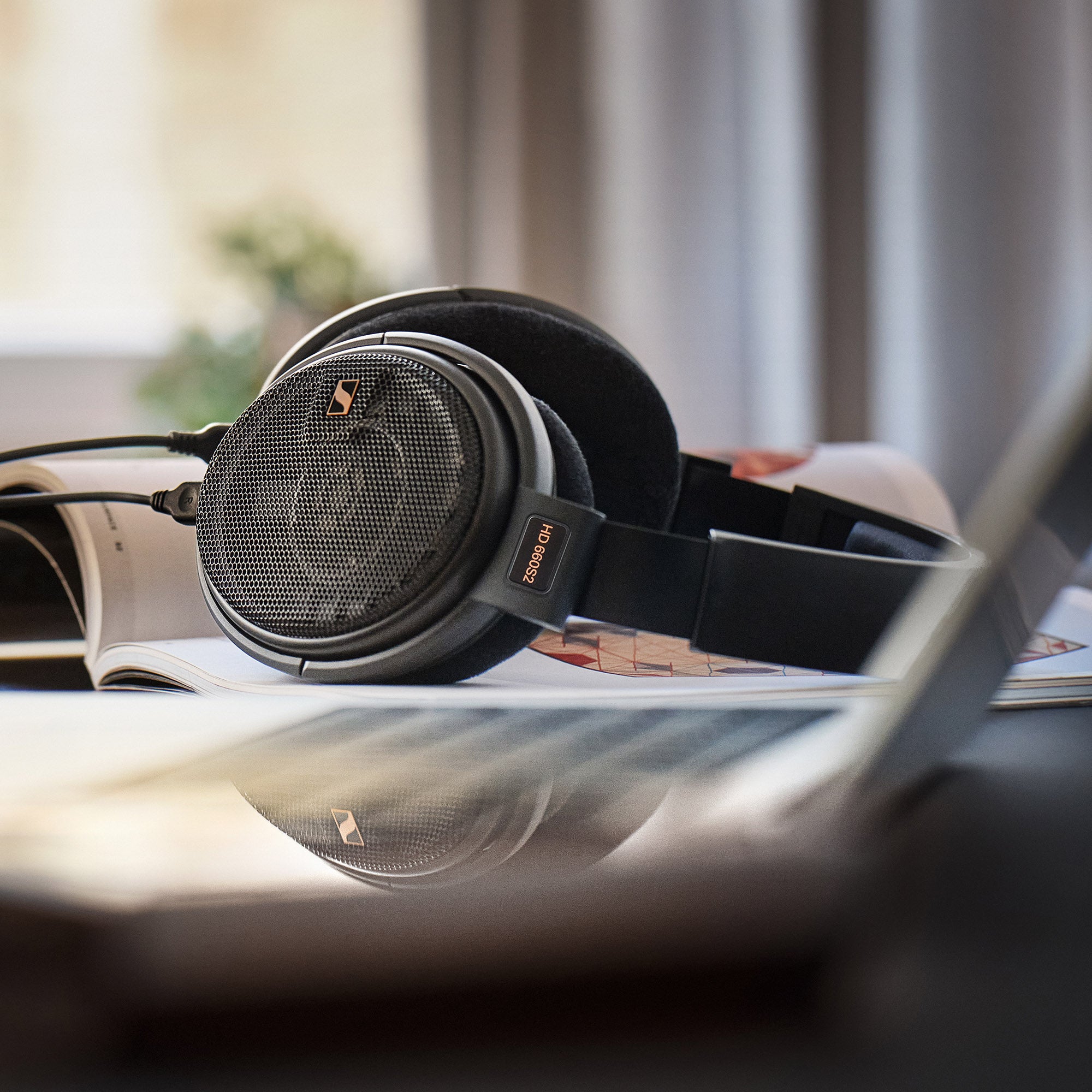 Sennheiser HD660S2 Open Back Headphones - Premium Audiophile Headset for Music & Gaming - High-Fidelity Sound, Comfortable Over-Ear Design - Perfect for Studio Recording, Streaming & Home Entertainment
