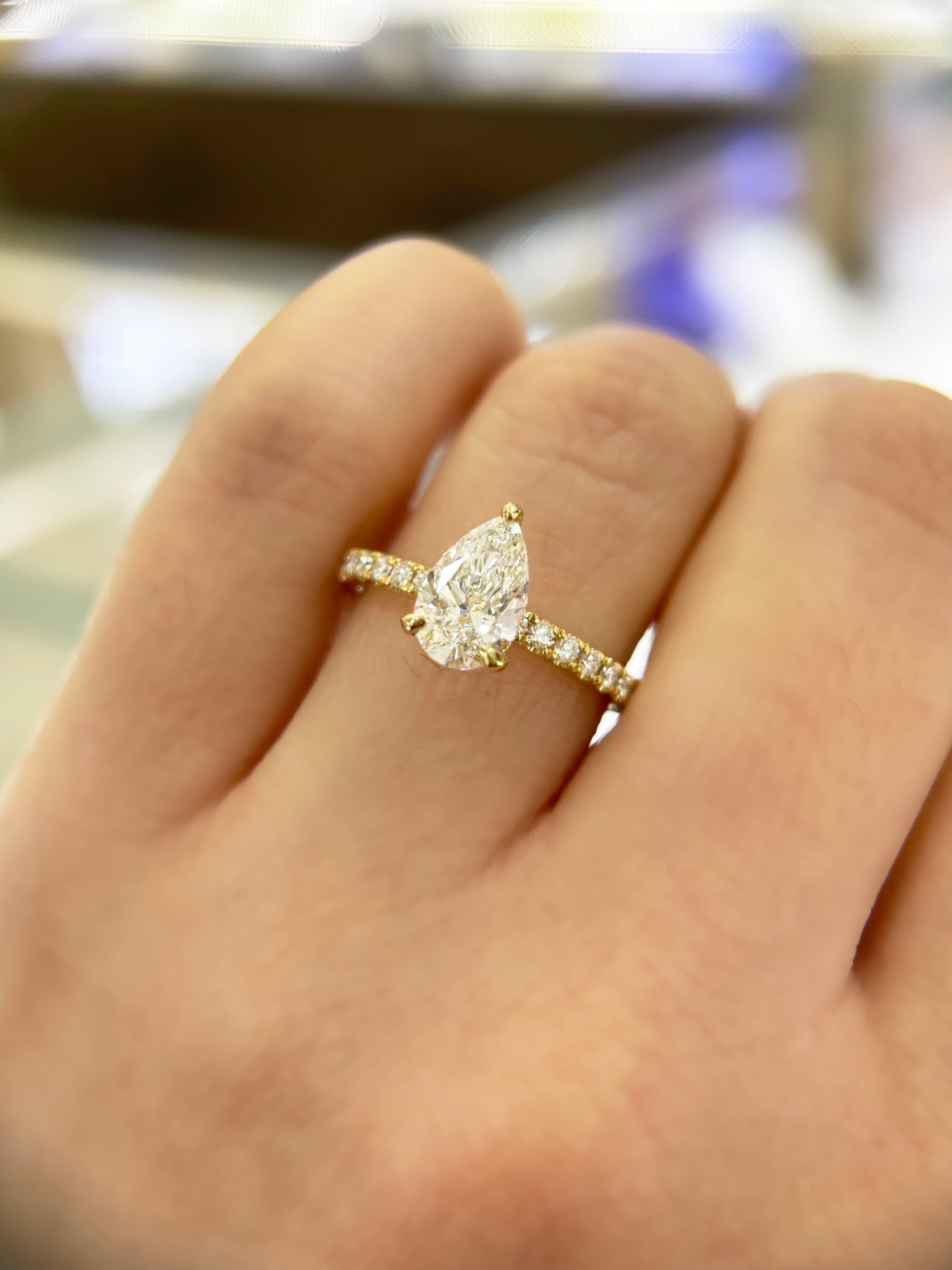 1 Carat Certified Pear Cut Lab Grown Diamond Engagement Ring with 18K Gold Halo & Side Stones - Perfect for Proposals, Weddings & Anniversary Gifts