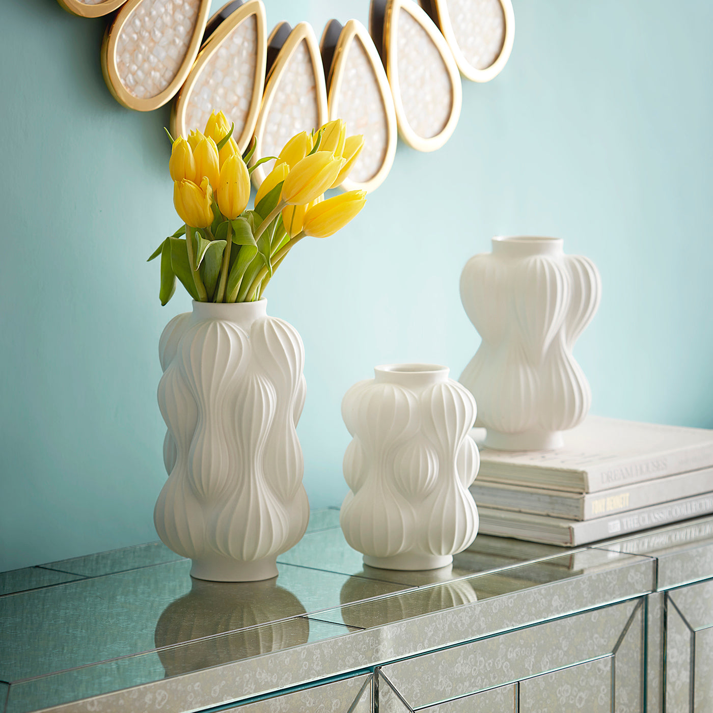 Medium Balloon Vase - Elegant Glass Centerpiece for Weddings, Parties & Home Decor