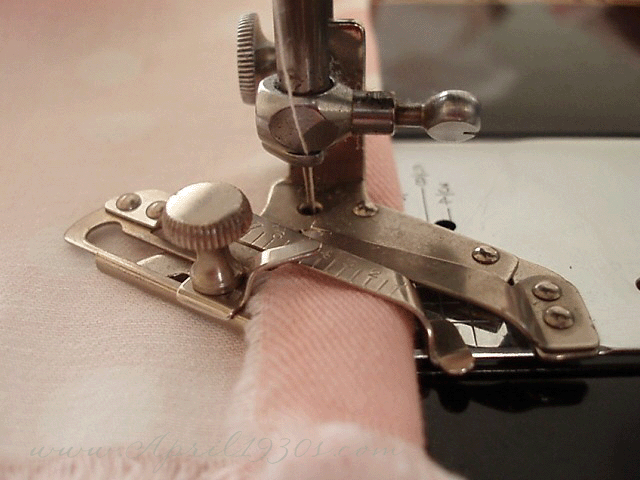Vintage Original Singer Adjustable Hemmer for Sewing - Perfect for Hemming Pants, Skirts, and Dress Alterations
