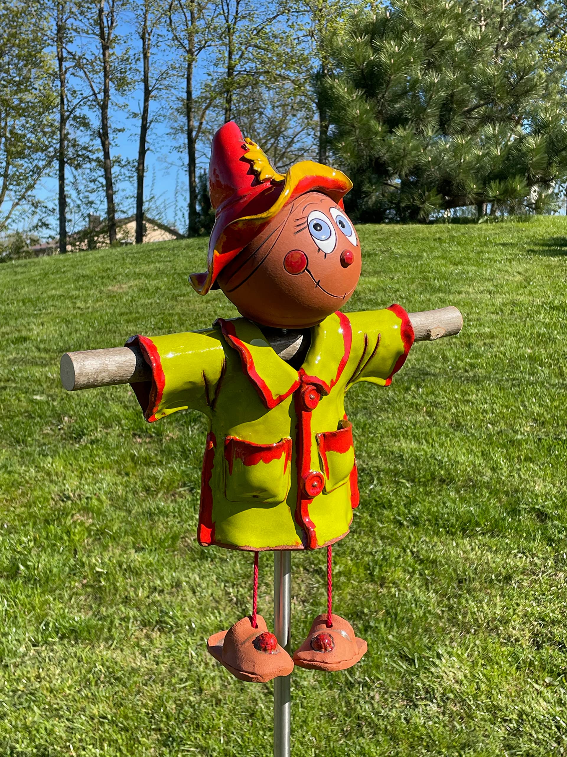 Handmade Frostproof Ceramic Scarecrow Lawn Stake - Unique Outdoor Garden Decor Statue for Women & Men - Perfect Yard Gift for Gardeners - Ideal for Patio, Lawn & Backyard Decoration