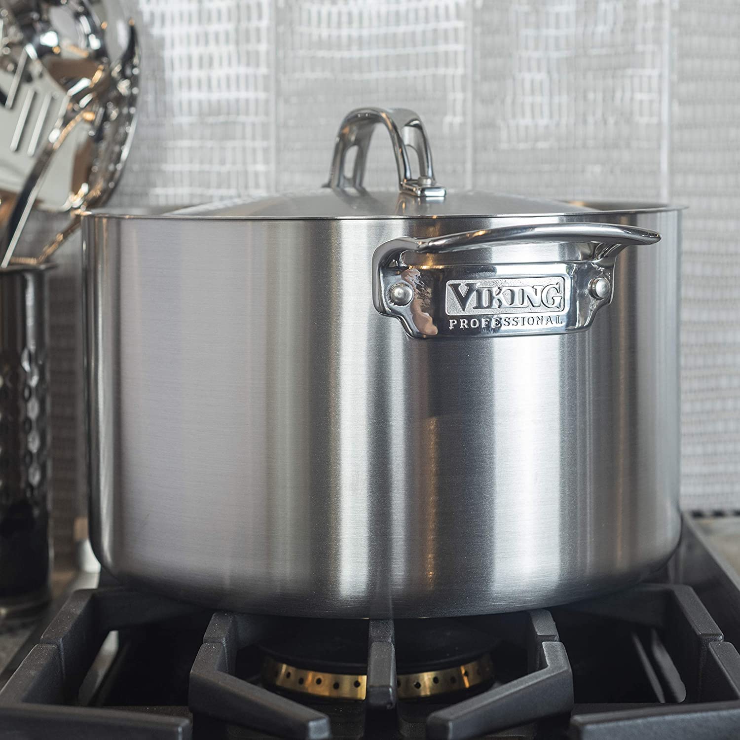 Viking 5-Ply Stainless Steel Stock Pot with Lid - 8 Quart Soup Pot for Cooking, Boiling & Stewing - Professional Kitchen Cookware Set - Perfect for Home Chefs & Restaurants (Gray)