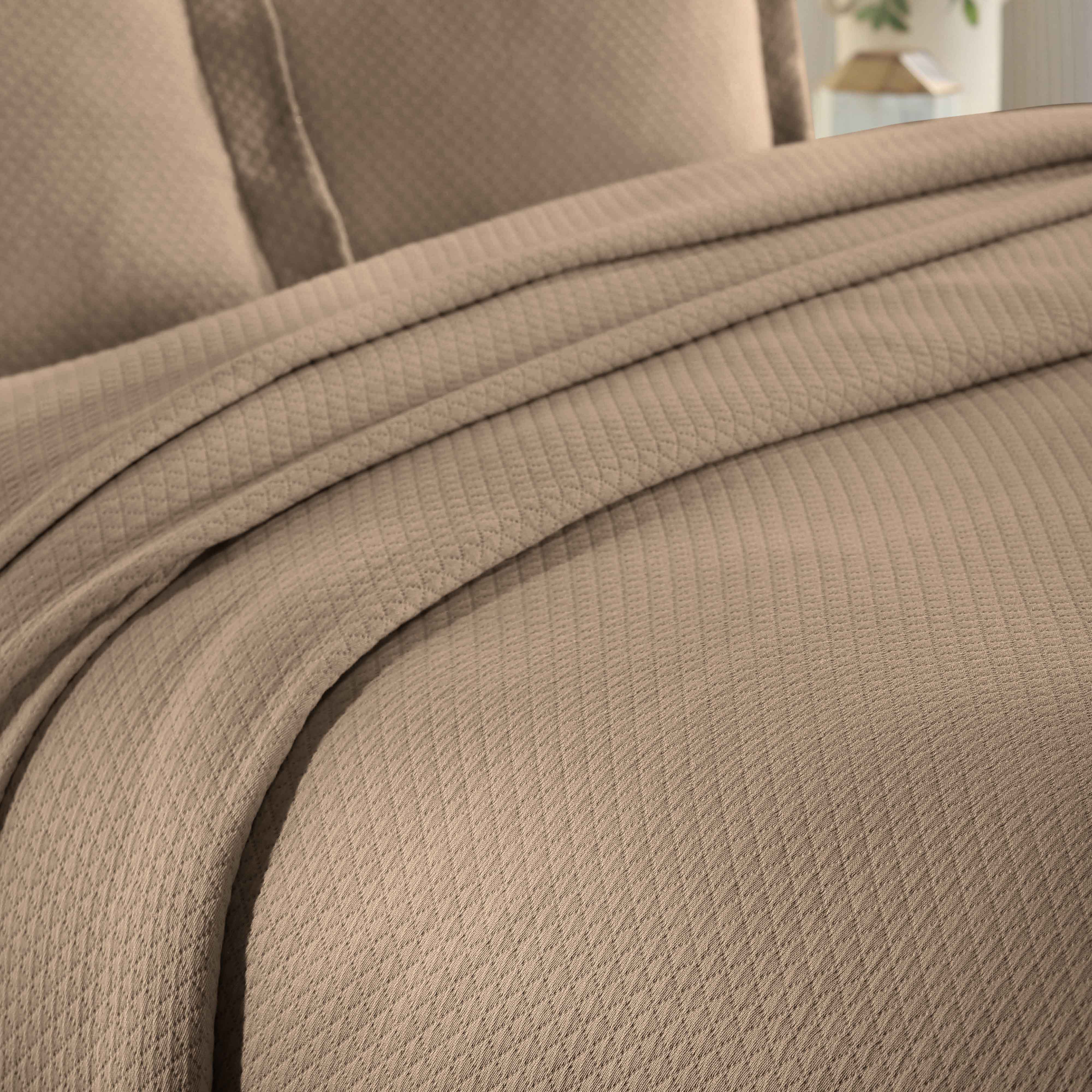 Luxury Jacquard Matelassé Cotton Diamond Solitaire Bedspread Set - Queen Size Bedding for Master Bedroom & Guest Room Decor