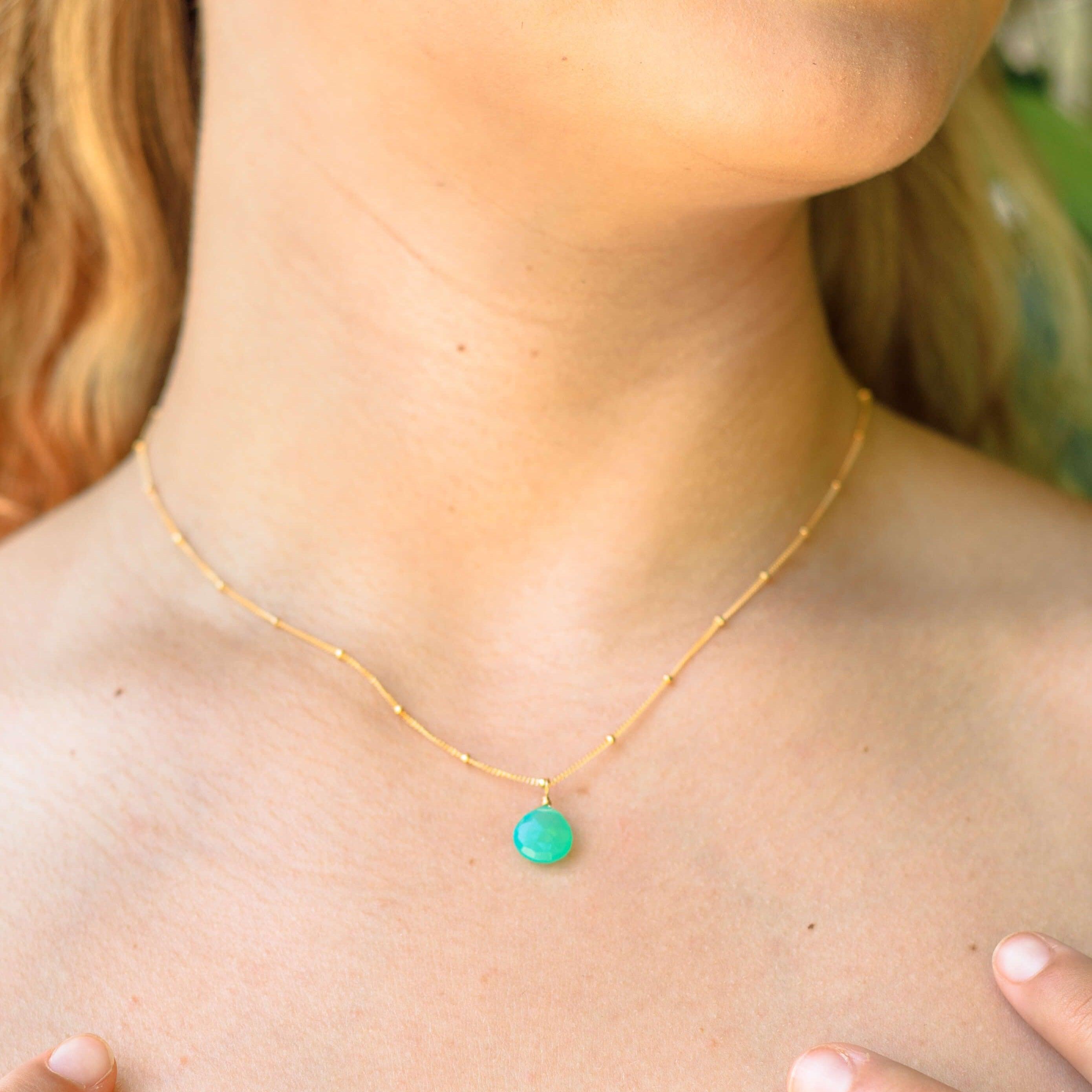 Natural Chrysoprase Teardrop Crystal Pendant Necklace for Women - Healing Stone Jewelry for Meditation, Yoga & Spiritual Gifts