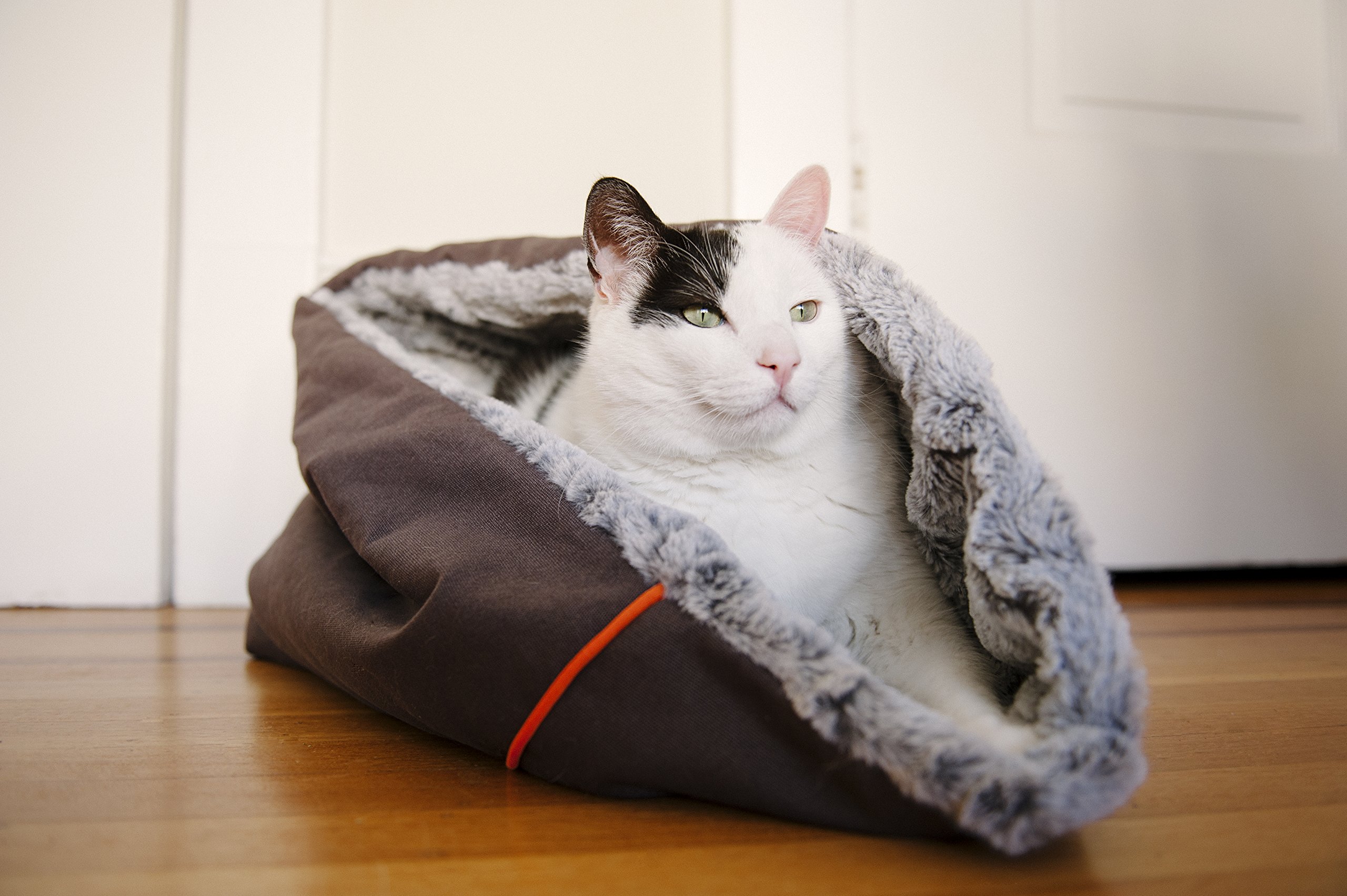 Premium P.L.A.Y. Snuggle Pet Bed for Dogs & Cats - Large Size, Husky Gray - Cozy & Comfortable Dog Bed for Indoor Use, Perfect for Living Room, Bedroom, or Crate