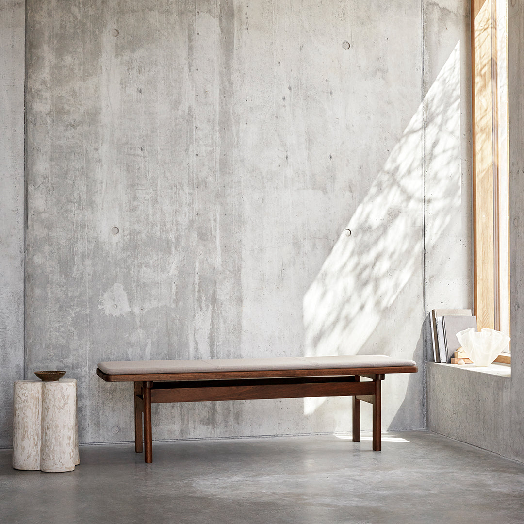 BM0700 Asserbo Bench - Modern Wooden Bench for Living Room, Bedroom & Entryway - Sturdy & Stylish Home Decor Furniture for Indoor Use