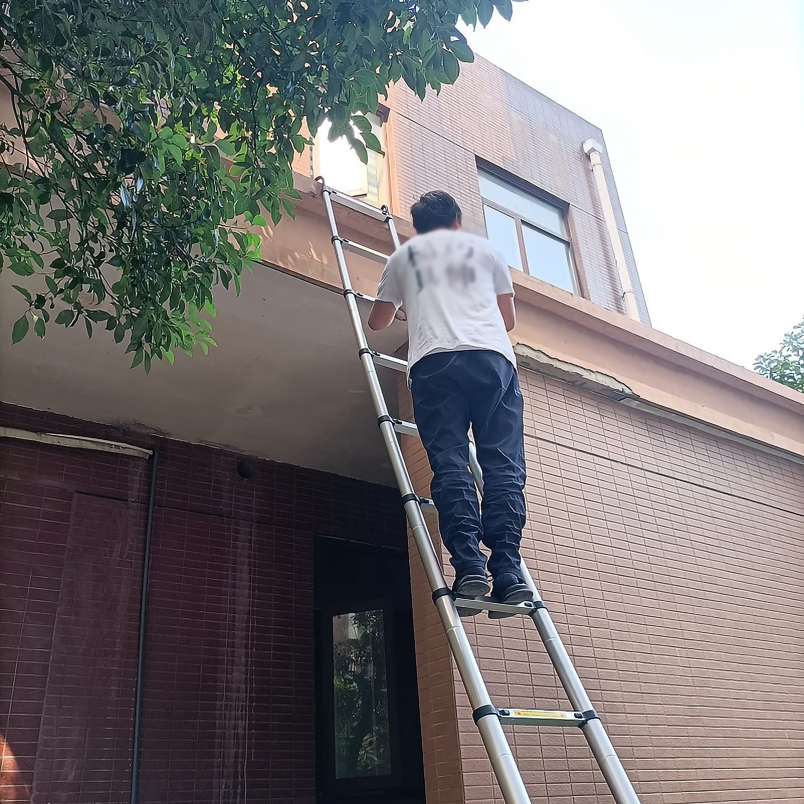 Heavy Duty Aluminum Telescoping Ladder 10.1ft - 330lb Load Capacity with Detachable Hooks - Portable Extension Ladder for Home, RV, Roofing, Painting & Outdoor Use (Silver)