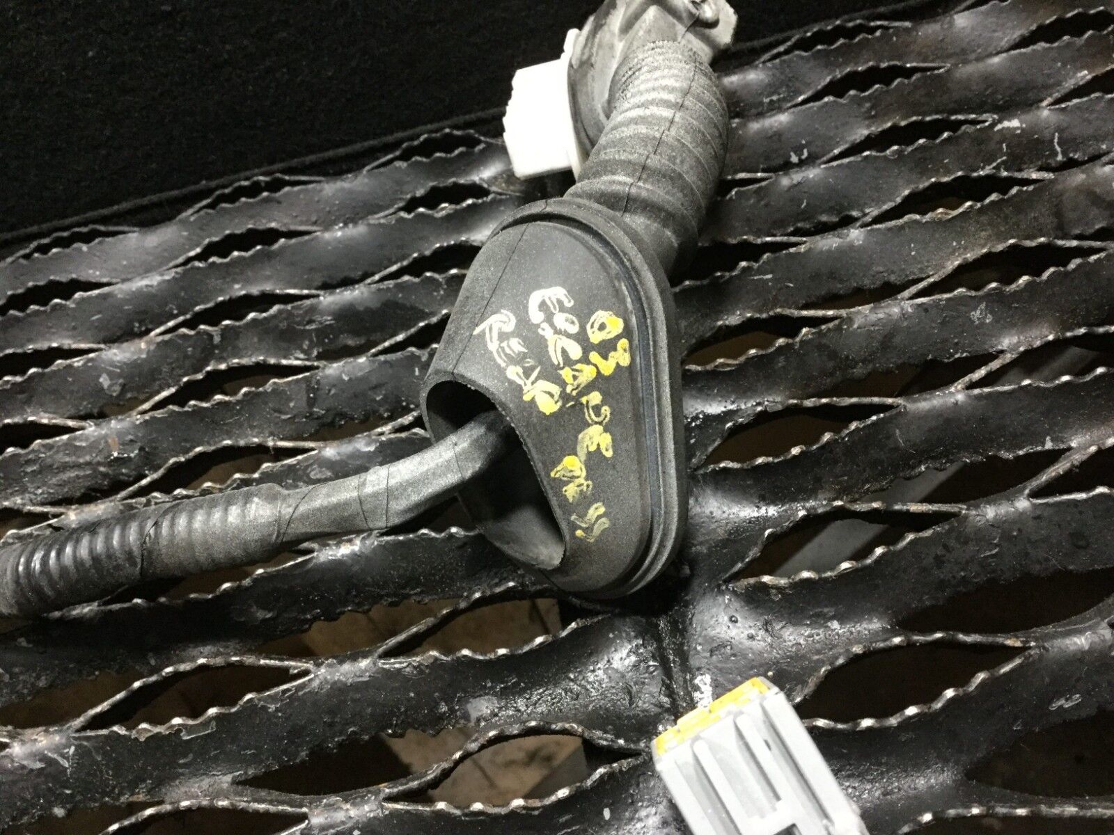 Genuine OEM Ford Escape Rear Right Passenger Side Door Wire Harness - Compatible with 2001 2002 2003 2004 2005 2006 2007 Models - Perfect for Electrical Repairs and Door Wiring Replacement