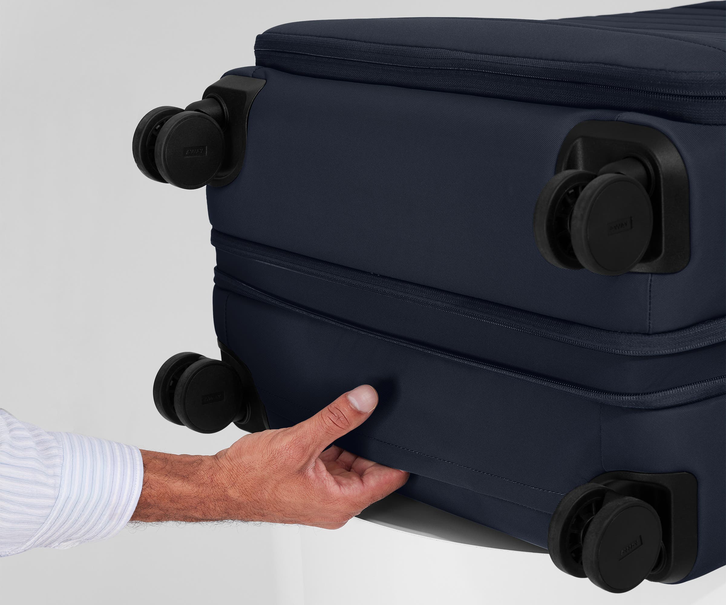 Premium Softside Large Luggage in Navy Blue – Spacious & Durable Suitcase for Travel, Business Trips & Vacations