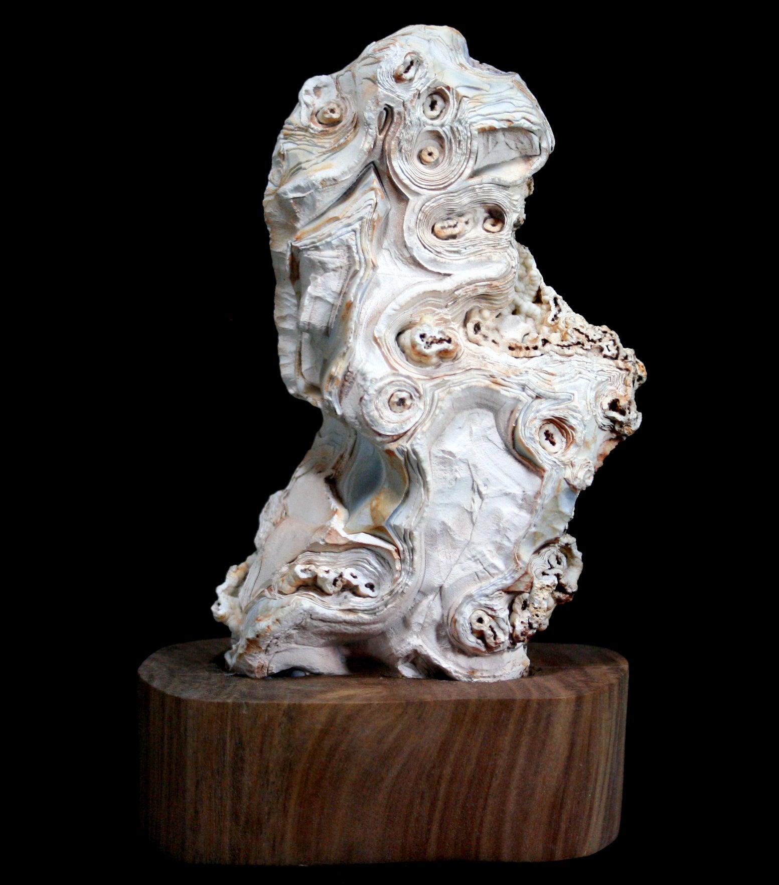 Natural Agate Crystal on Stand - Healing Stone Decor for Home, Office & Meditation | Perfect for Feng Shui, Gifts & Spiritual Spaces