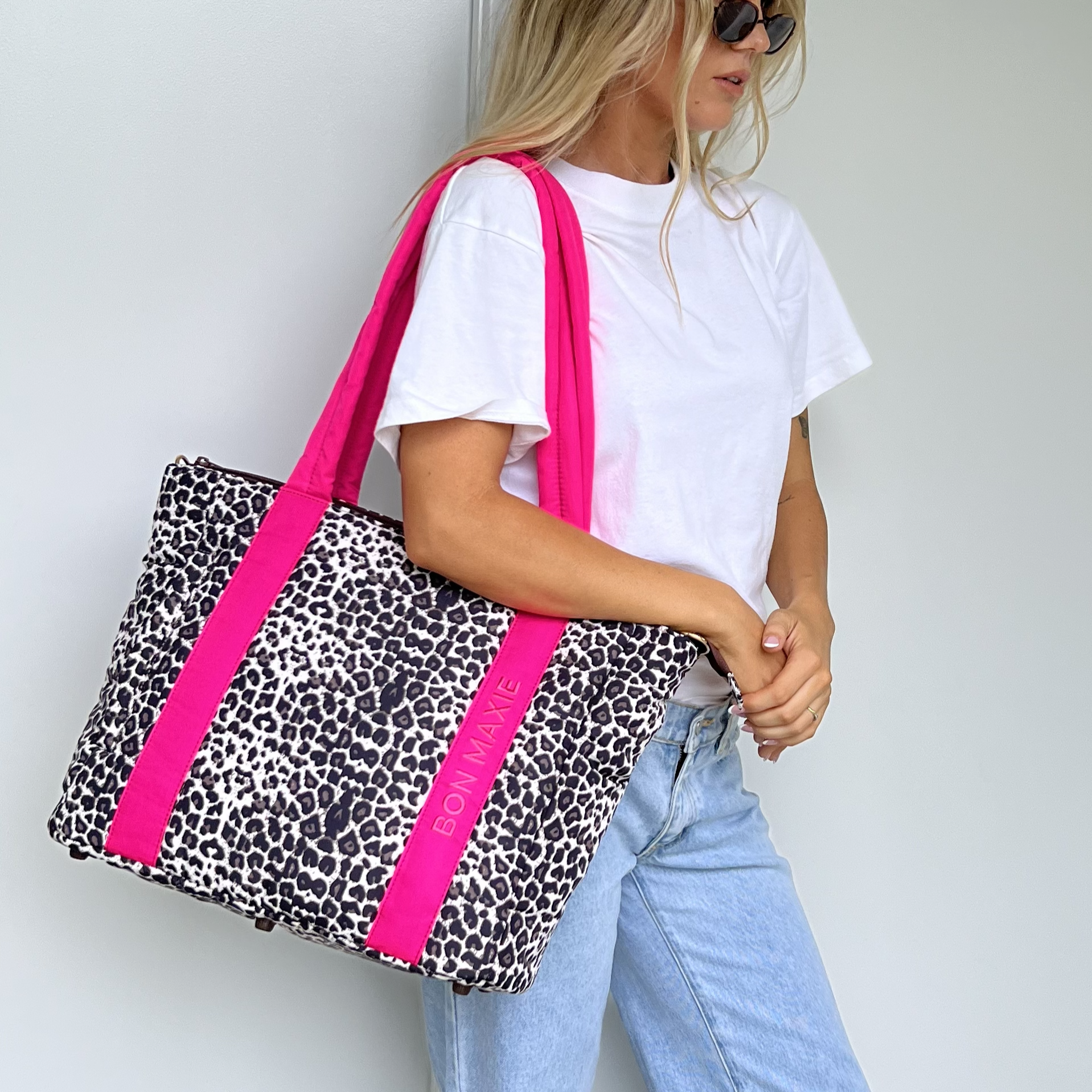 Stylish Everyday Tote Bag - Neon Pink & Leopard Print Fashionable Carryall | Perfect for Work, Shopping & Beach Outings