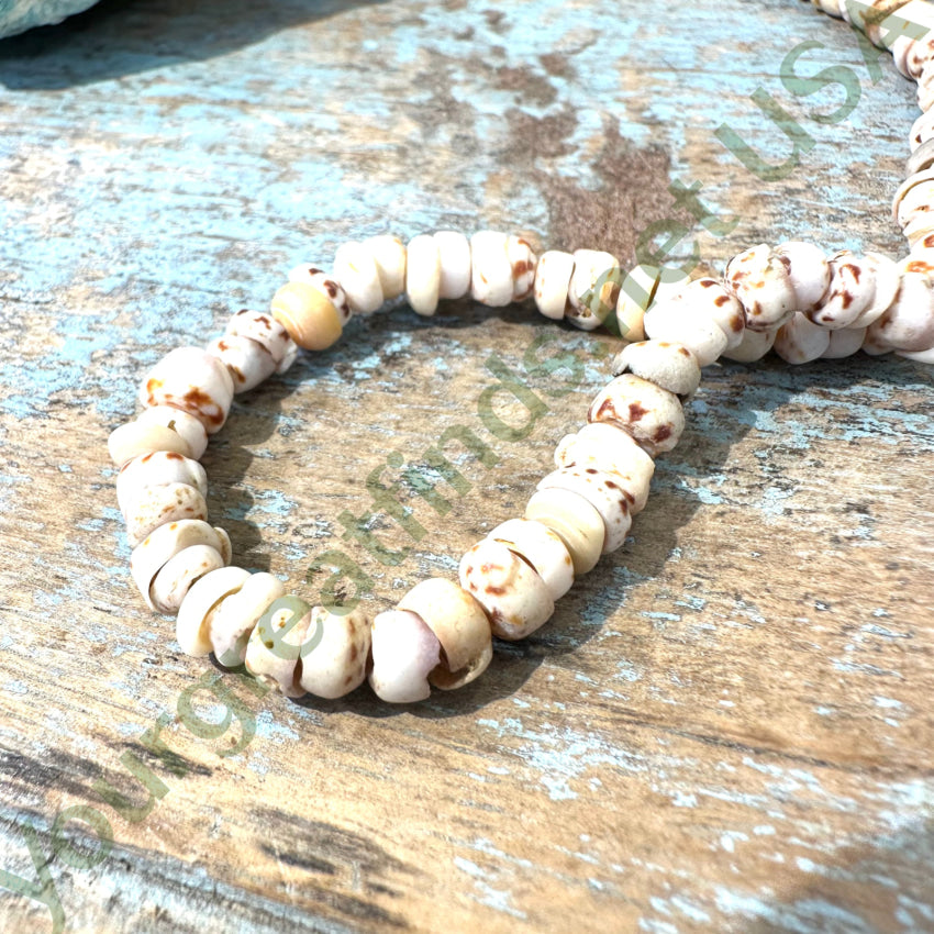 Vintage 1970s Cone Shell Necklace - Handmade Boho Beach Jewelry for Women, Natural Seashell Pendant Necklace | Perfect for Summer Vacations, Beach Weddings & Boho Fashion