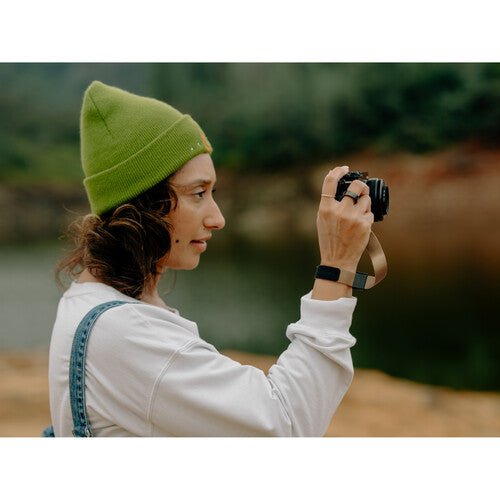 Peak Design Cuff Camera Wrist Strap (Coyote) - Secure & Comfortable Hand Grip for DSLR/Mirrorless Cameras - Perfect for Travel, Hiking & Outdoor Photography
