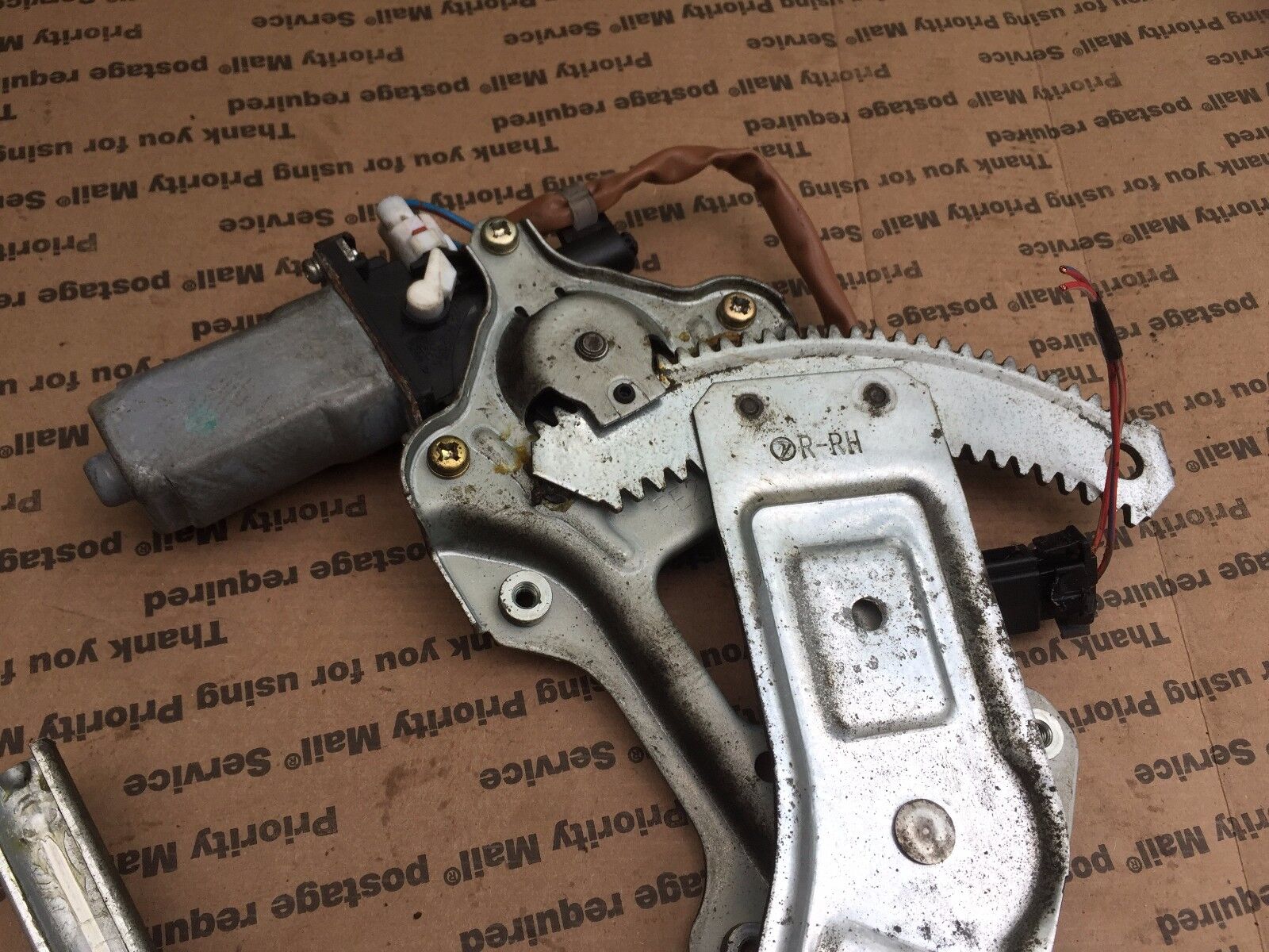 04-06 Saab 9-2X Aero Right Rear Window Regulator Motor - OEM Replacement Part - Perfect for Window Repair & Smooth Operation