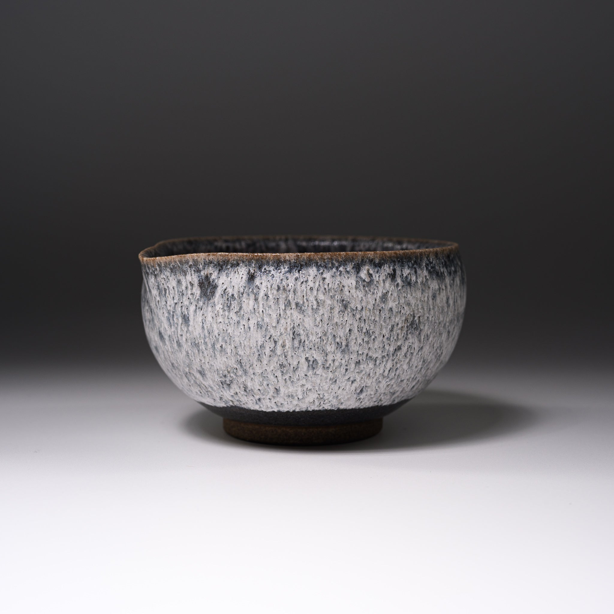 Premium MASAMURA Matcha Bowl with Spout - Frosted Stone Ceramic Tea Cup for Japanese Tea Ceremony, Chawan for Matcha Whisking, Traditional Zen Tea Drinking Set - Perfect for Home, Office & Meditation Spaces