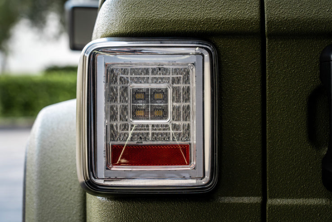 Jeep JL Wrangler 2018-2024 LED Tail Lights - OEM Replacement for Factory Halogen Lights - Clear OLED Design for Off-Road & Night Driving