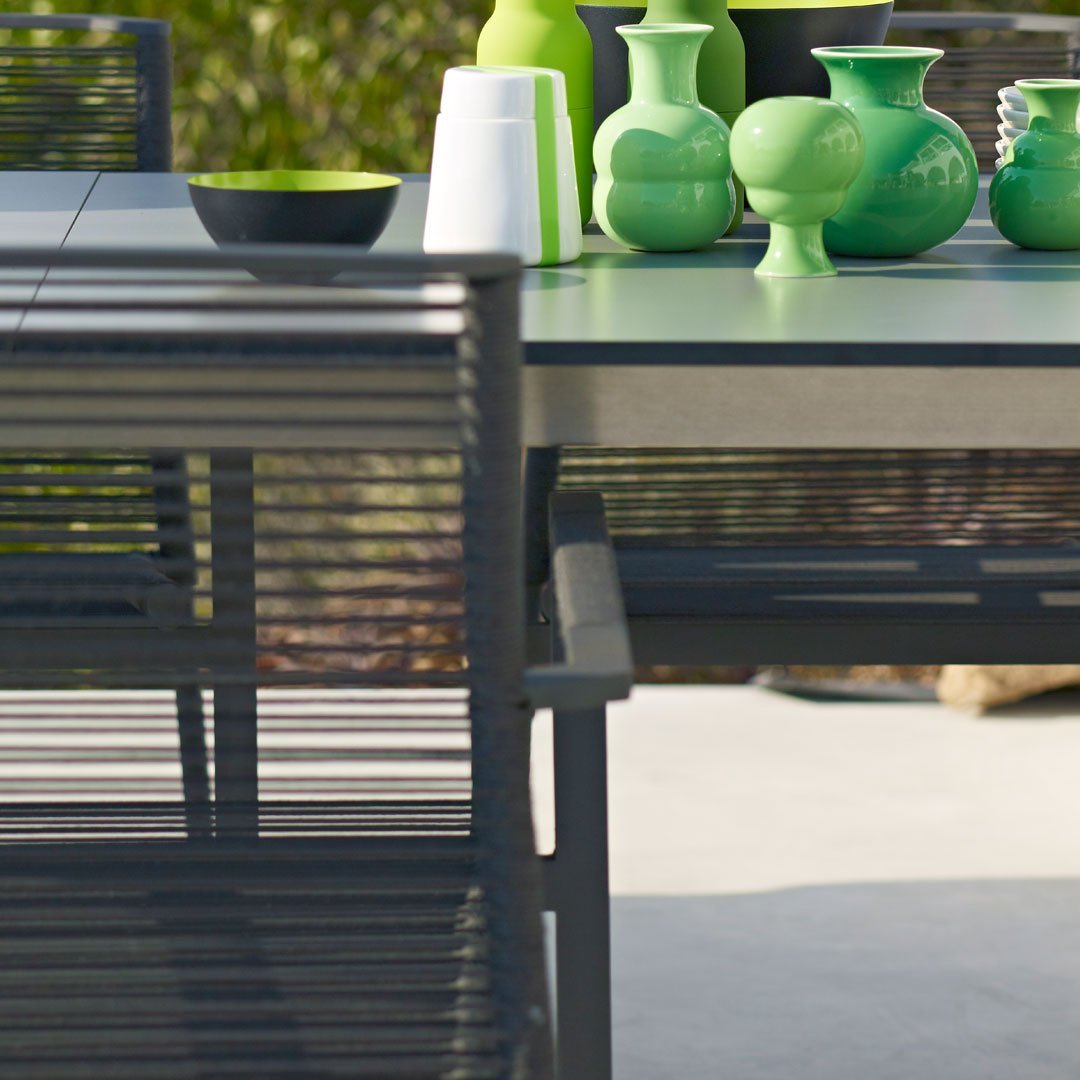 Extendable Edge Outdoor Dining Table - Weather-Resistant Patio Furniture for Garden, Backyard & Poolside Gatherings