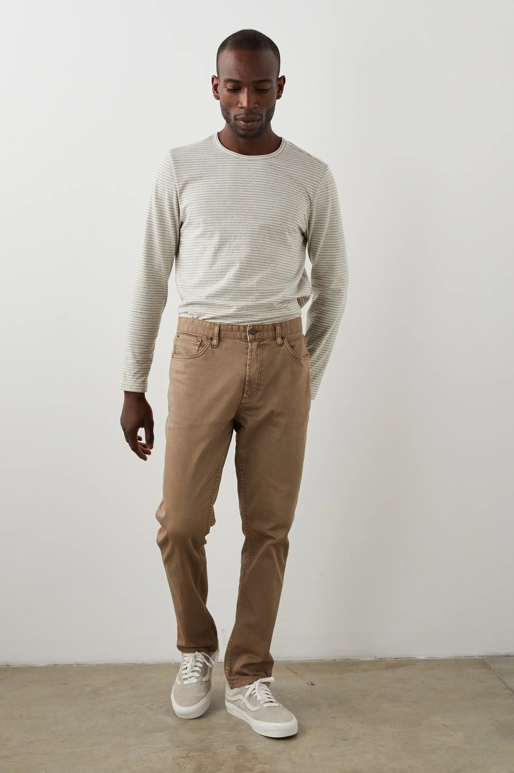 Carver Pant - Comfortable & Stylish Men's Casual Pants for Everyday Wear - Perfect for Work, Travel & Outdoor Activities