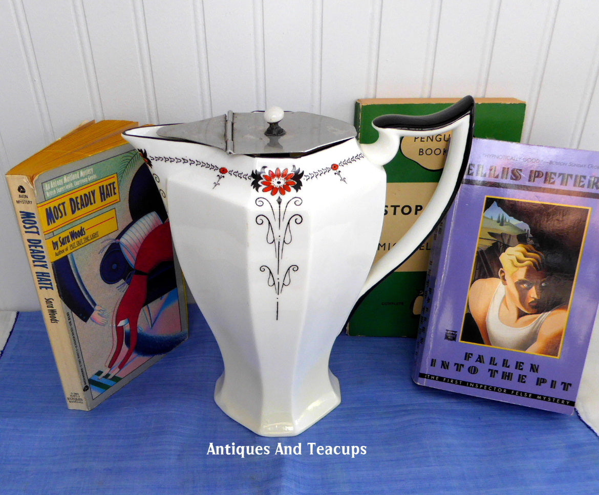 Vintage 1930s Art Deco Shelley Red Daisy Queen Anne Hot Water Teapot - Red Enamel Teapot for Tea Lovers & Collectors | Perfect for Afternoon Tea, Vintage Decor & Gift Giving