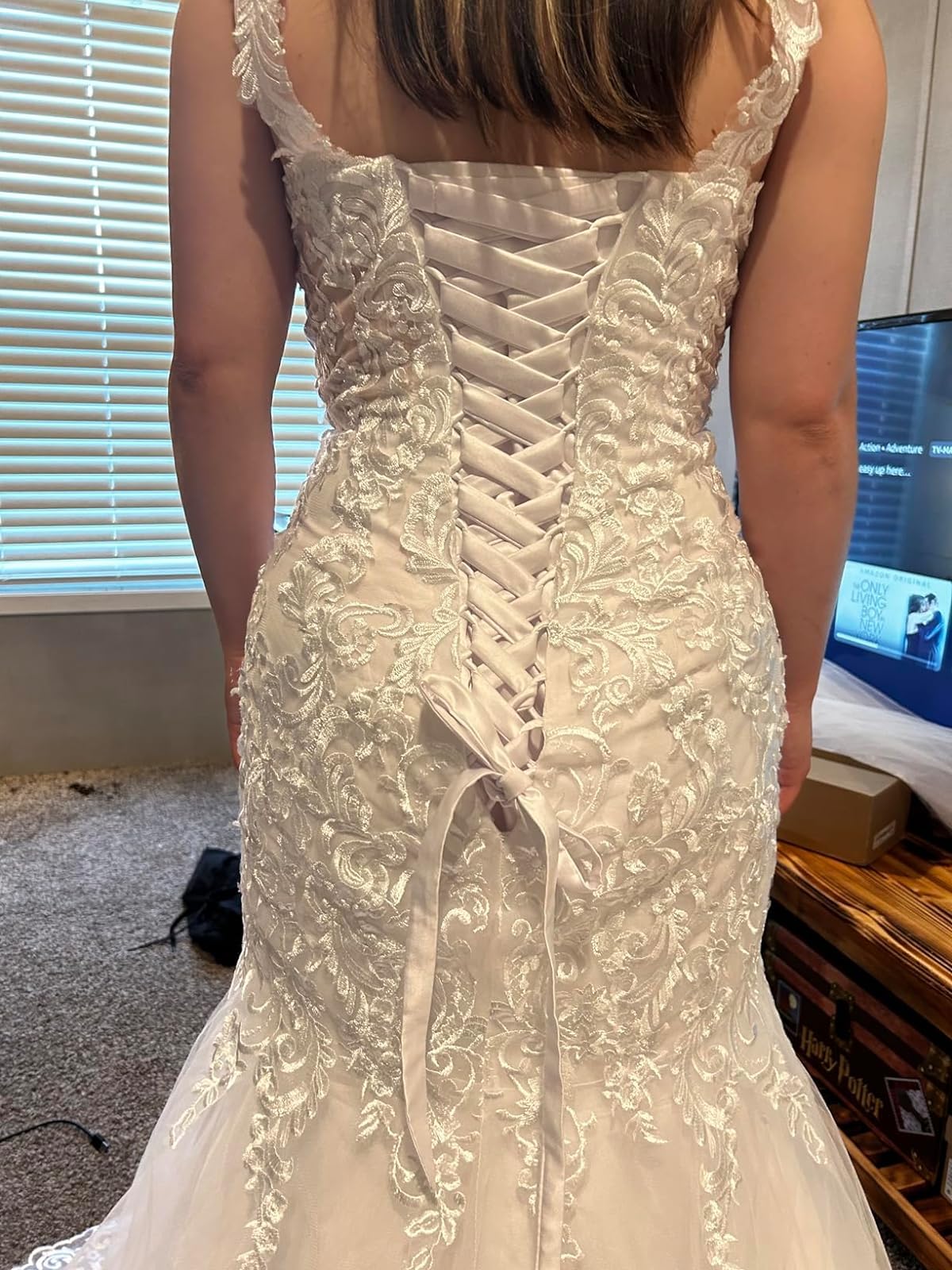 Elegant Lace Applique Wedding Dress for Bride - Spaghetti Straps Mermaid Bodycon Bridal Gown with Train - Perfect for Beach, Church, and Formal Weddings
