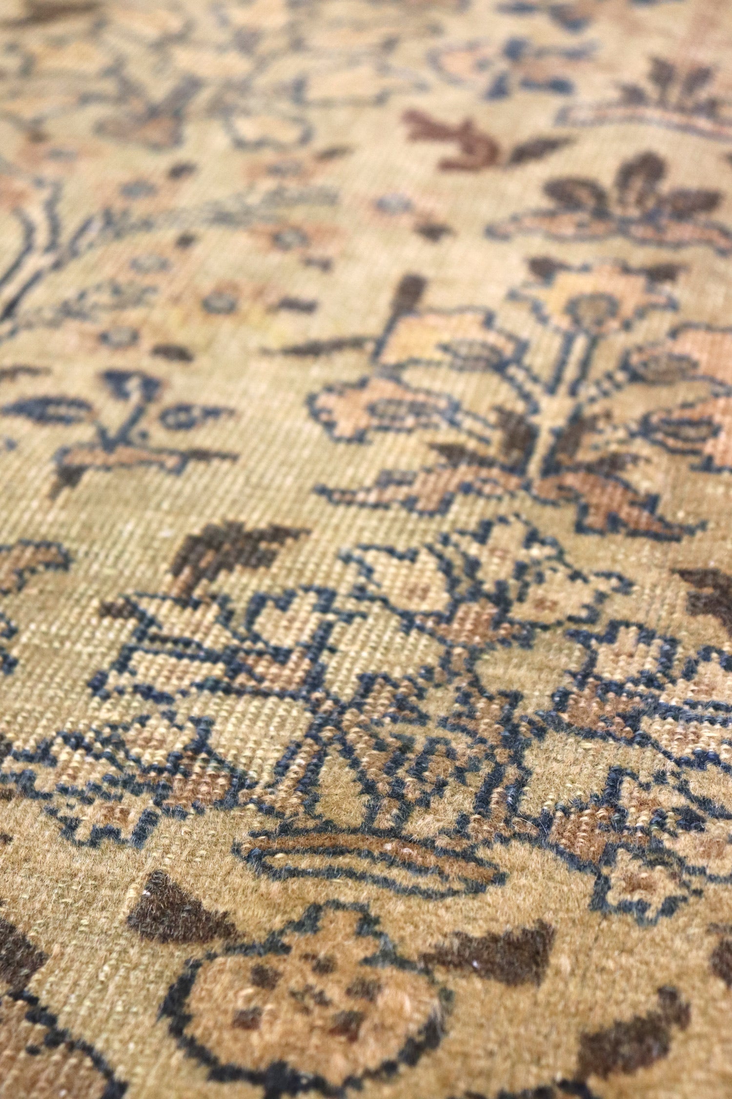 Antique Tabriz Handwoven Traditional Persian Rug - J66204 | Perfect for Living Room, Bedroom & Home Decor